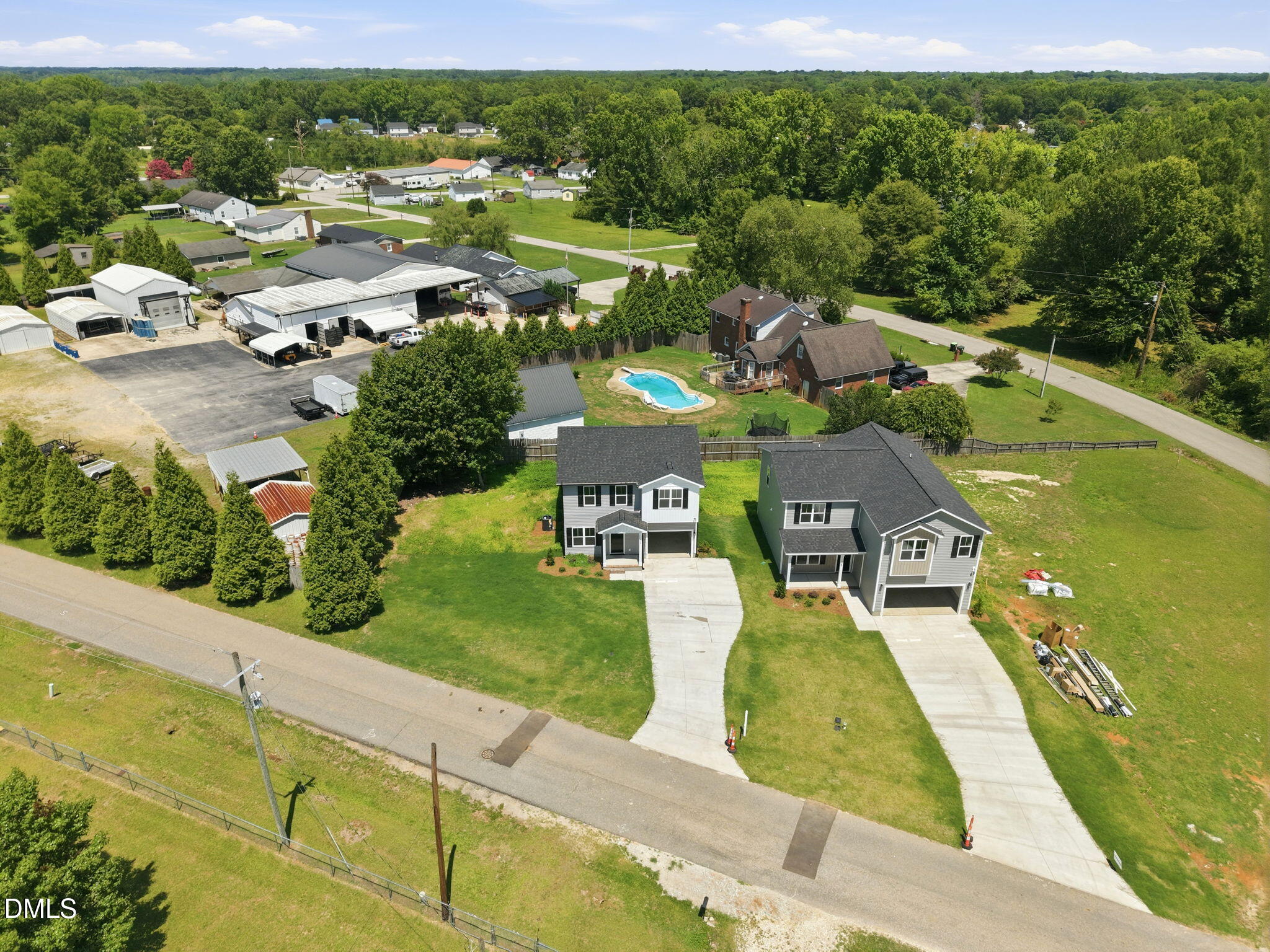 main property photo 32