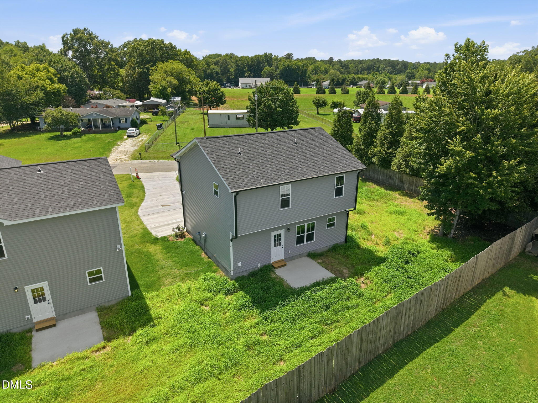 main property photo 40