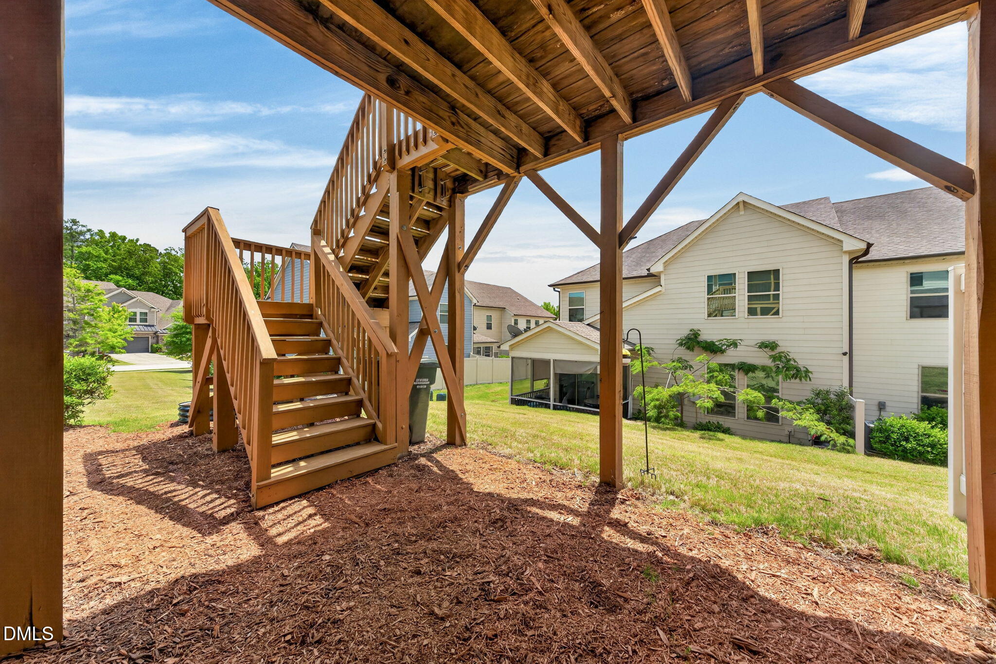 main property photo 40