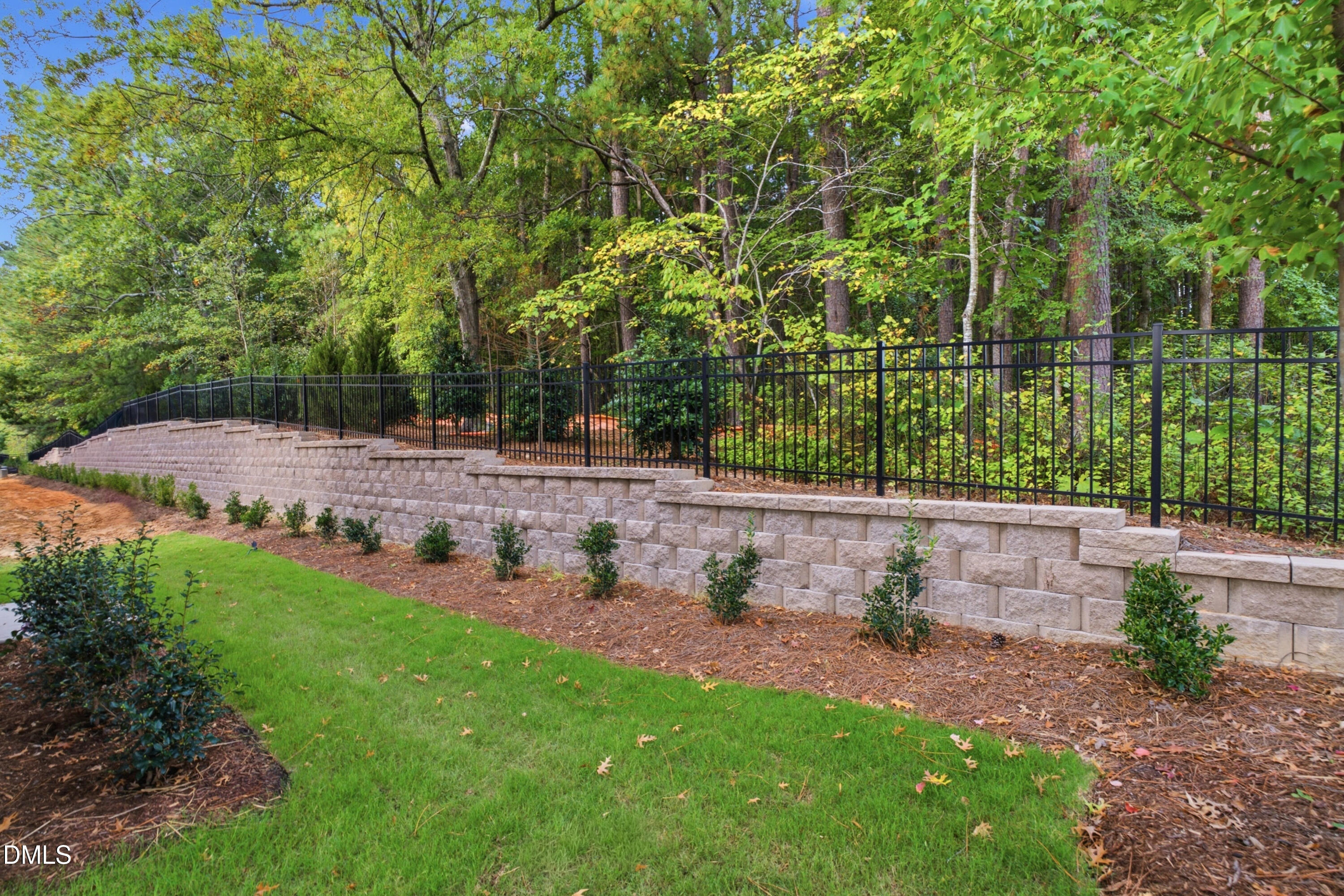 main property photo 33