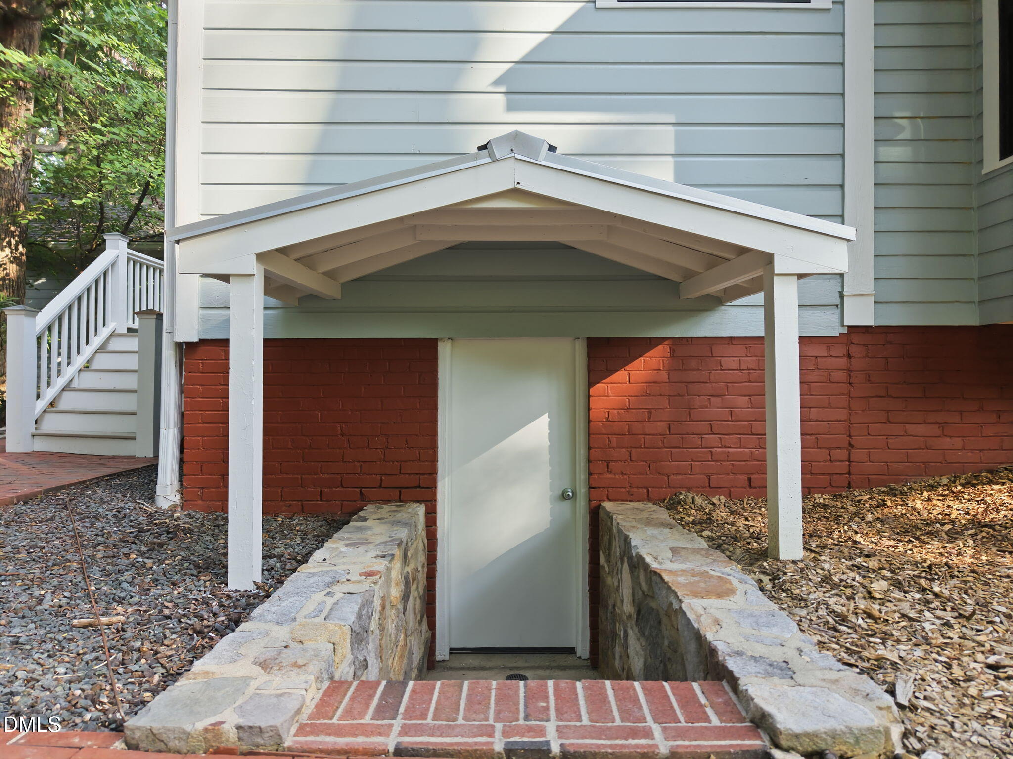 main property photo 54