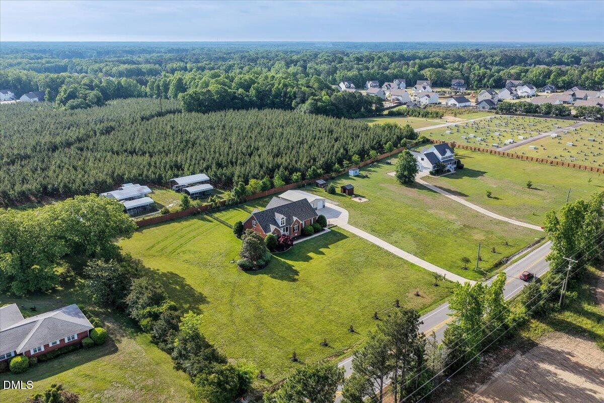 main property photo 40