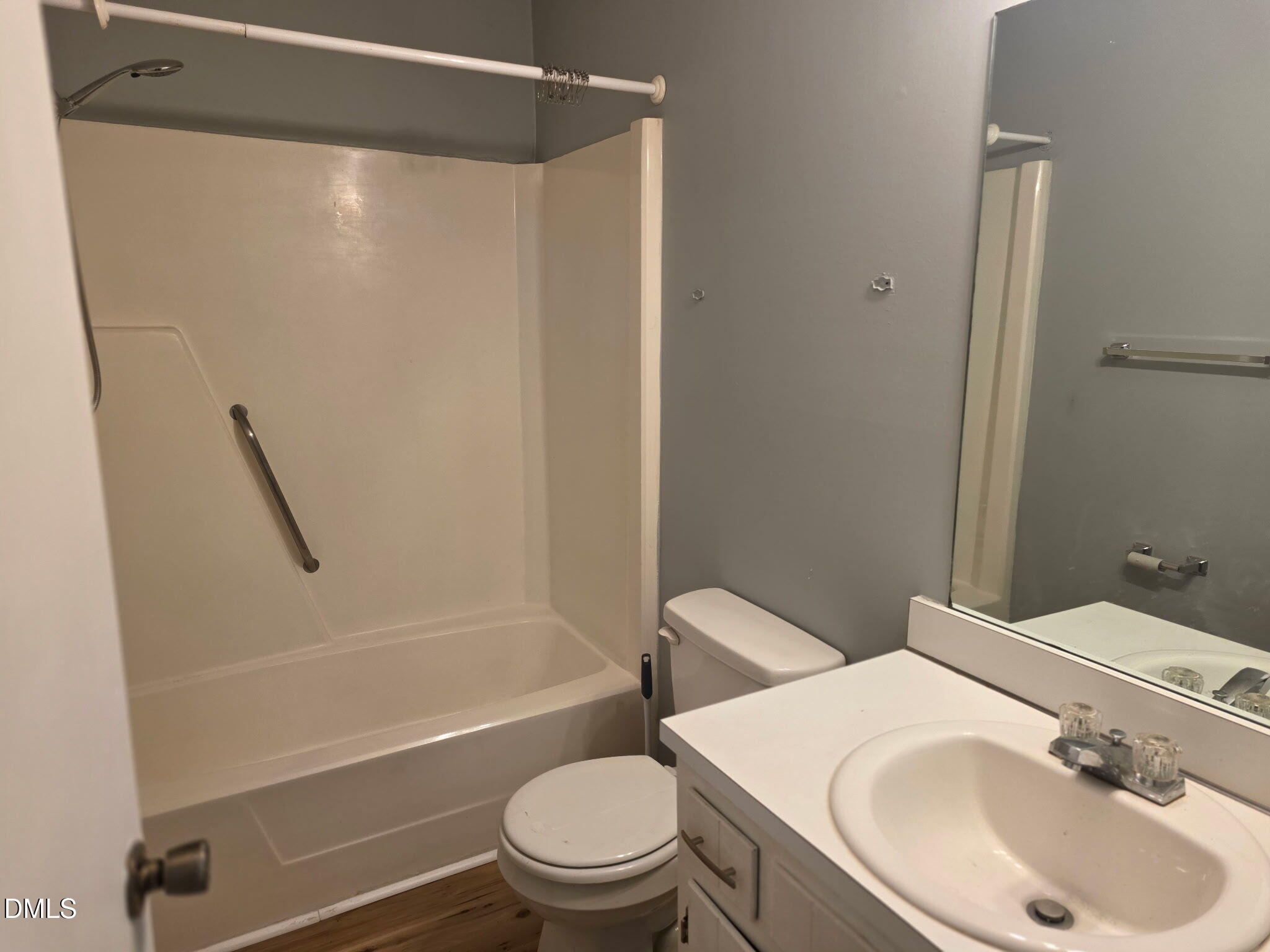 main property photo 9