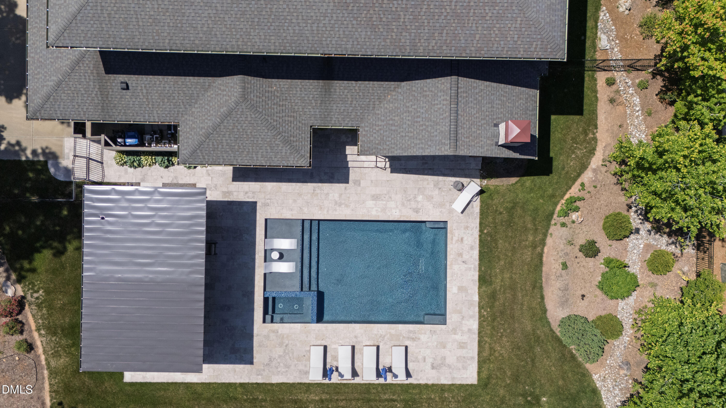 main property photo 78