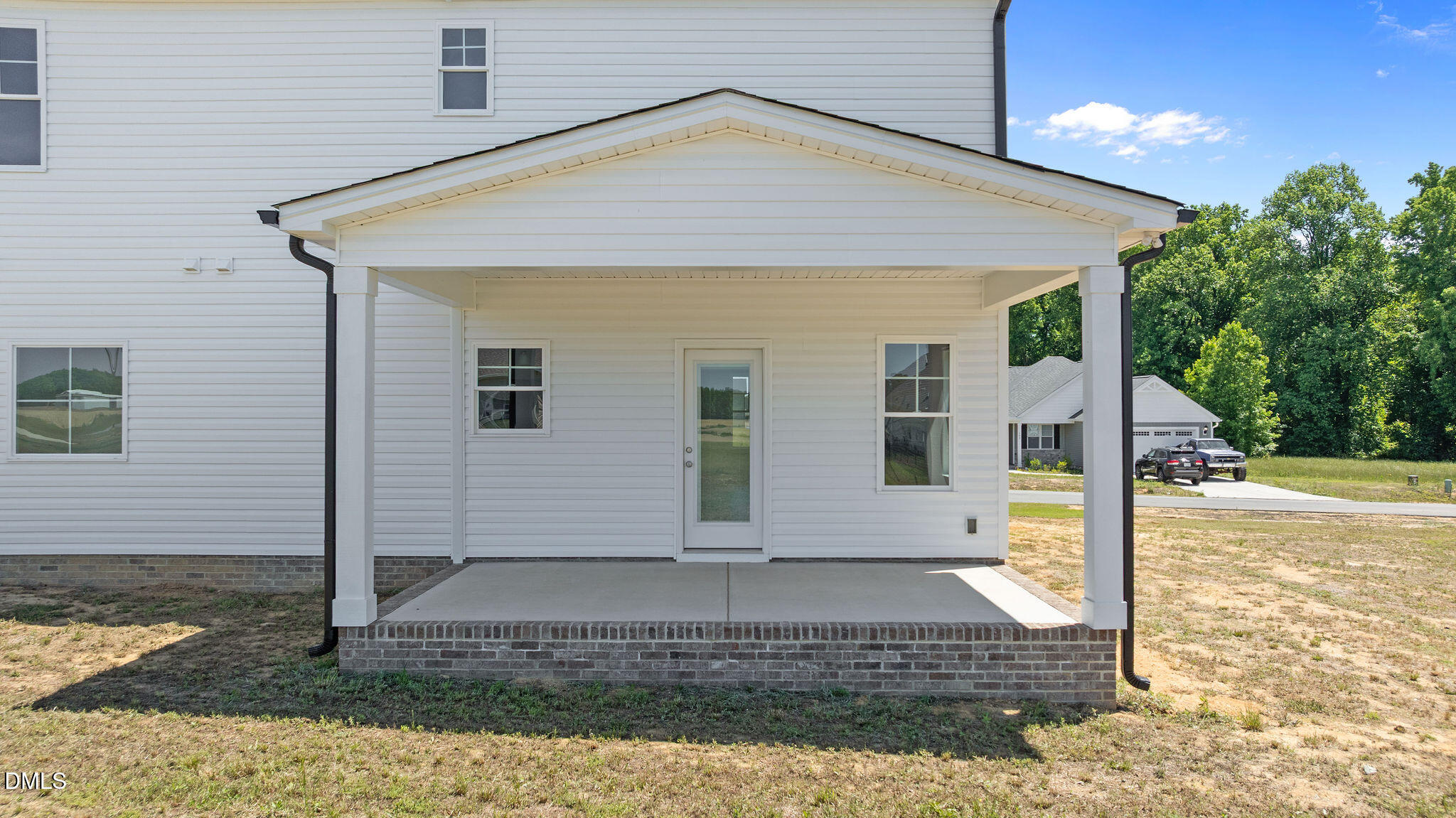 main property photo 25