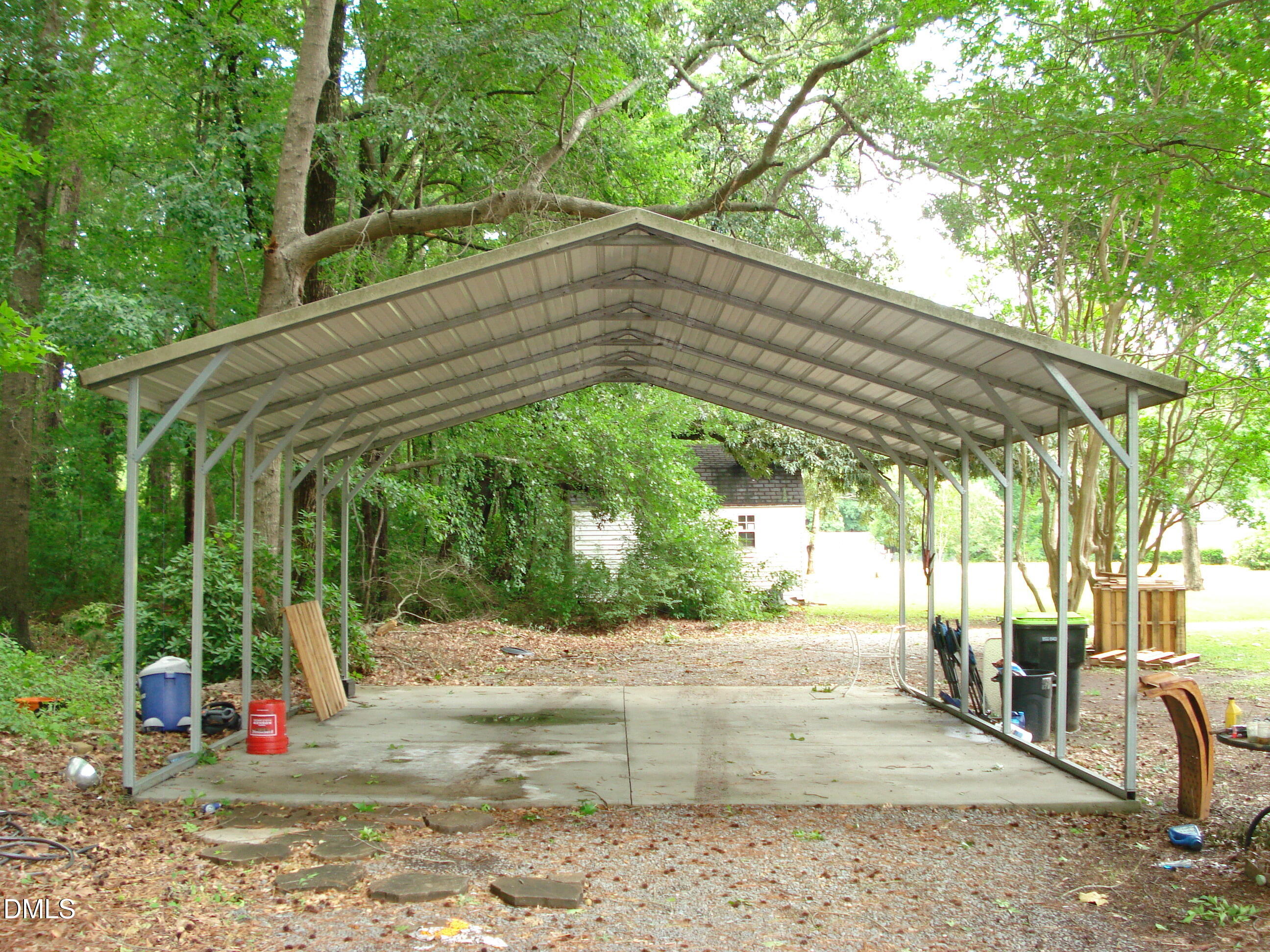 main property photo 11