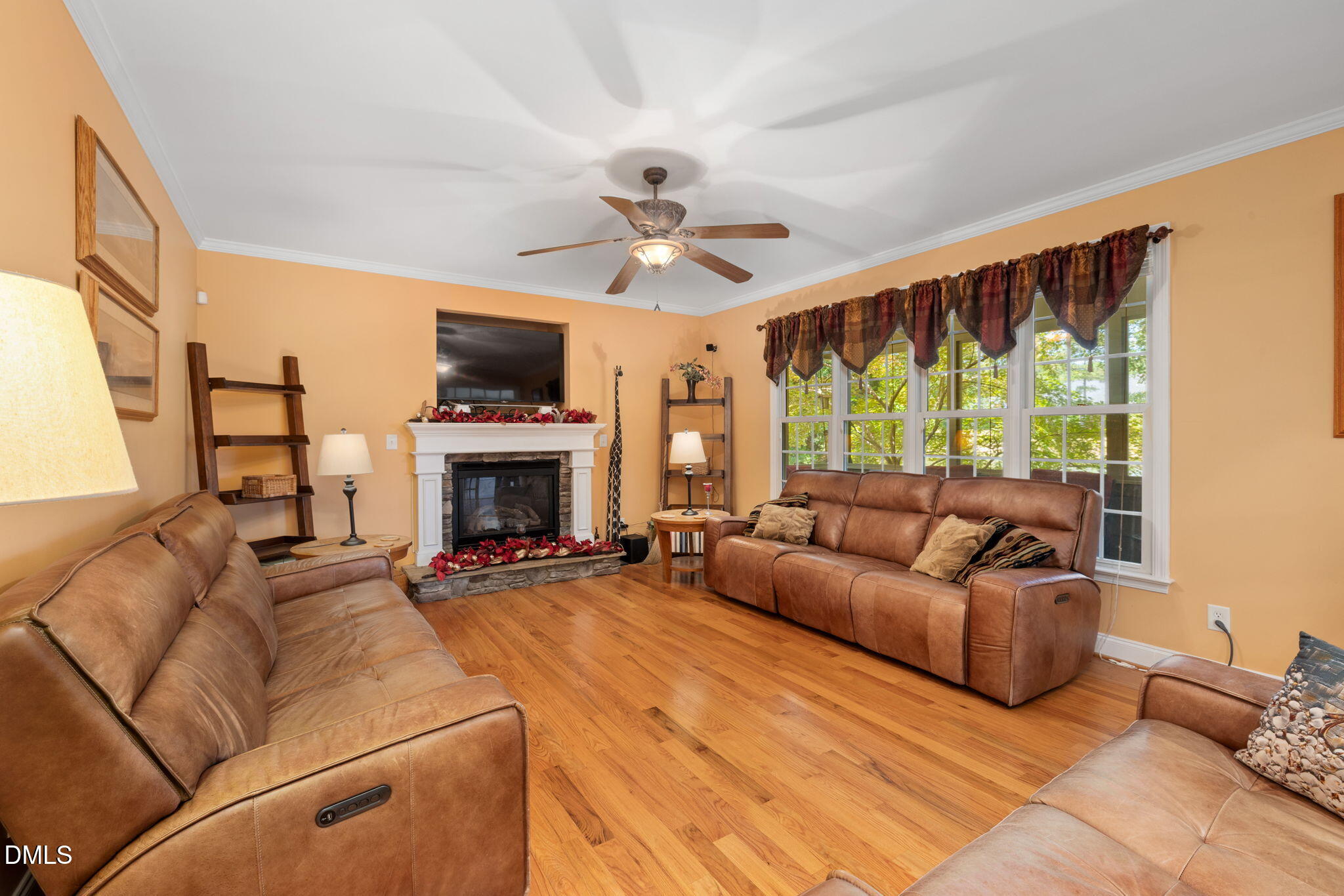 main property photo 20