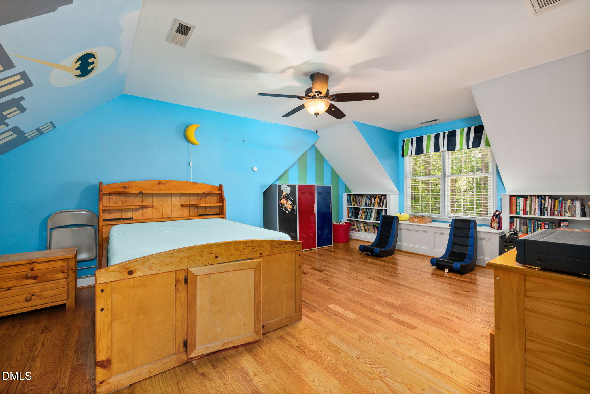 main property photo 34