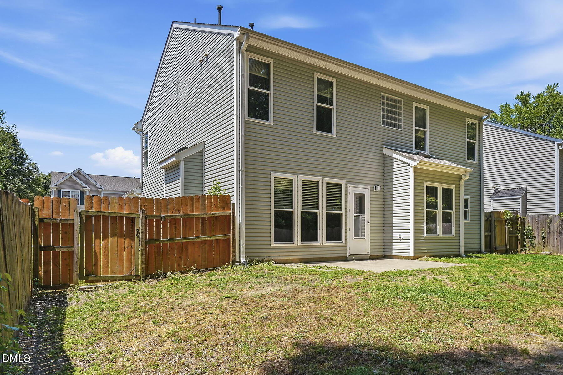 main property photo 30