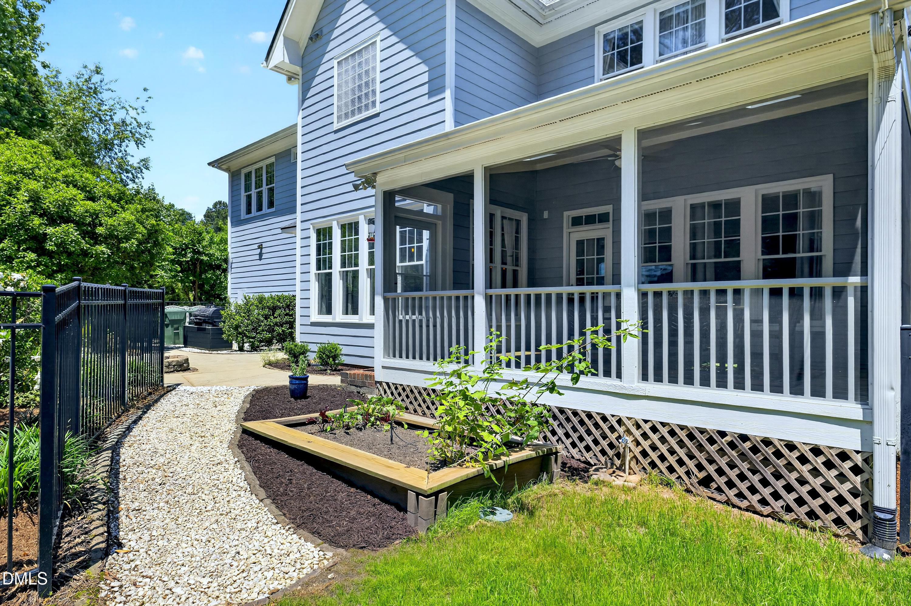 main property photo 90