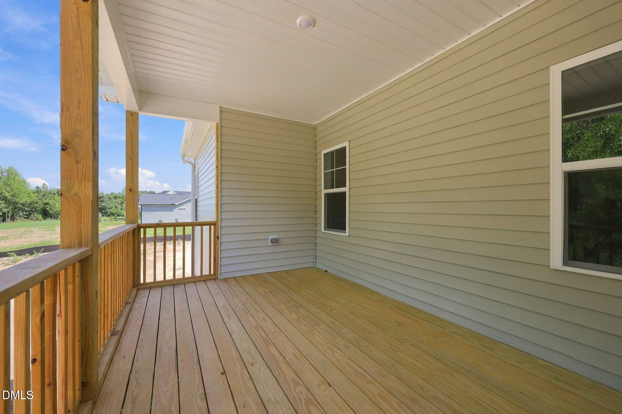 main property photo 30