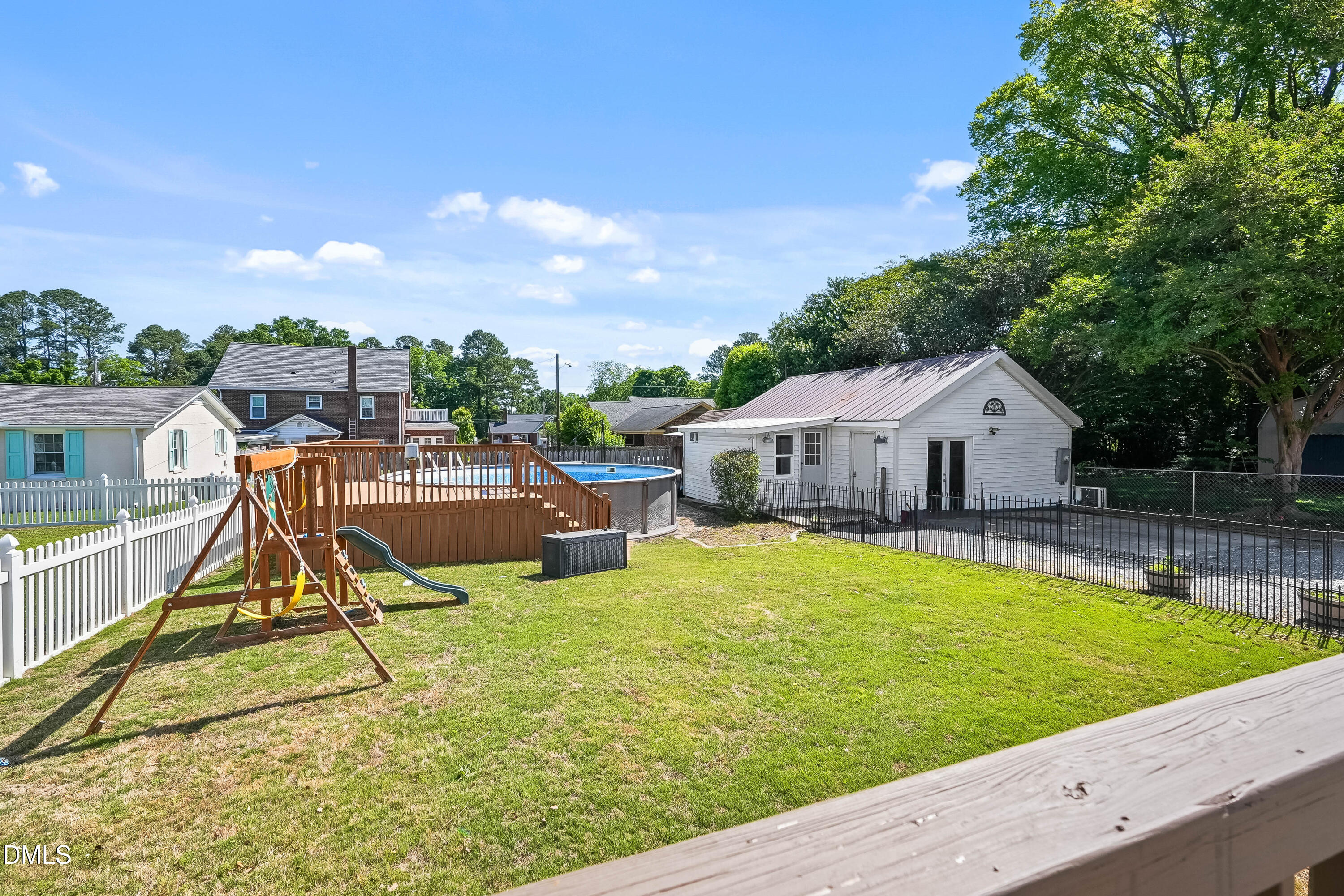 main property photo 40