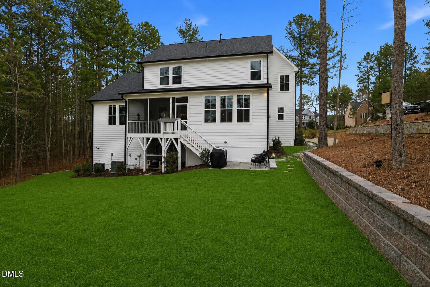 main property photo 31