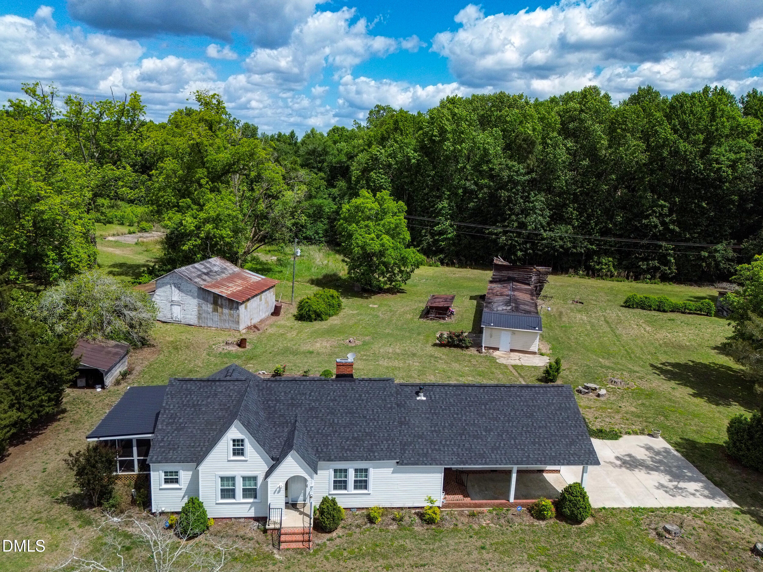 main property photo 5