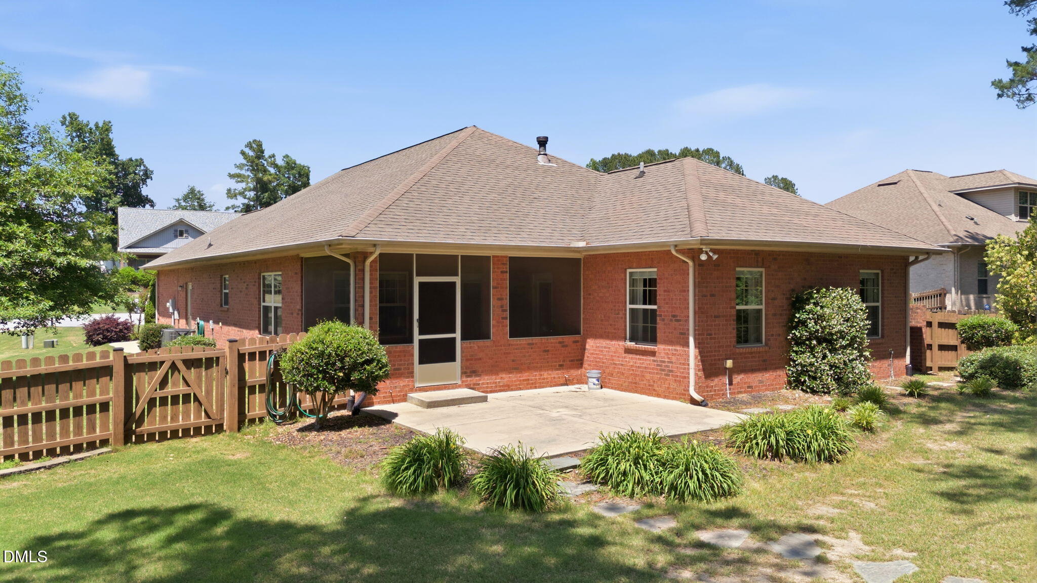 main property photo 36