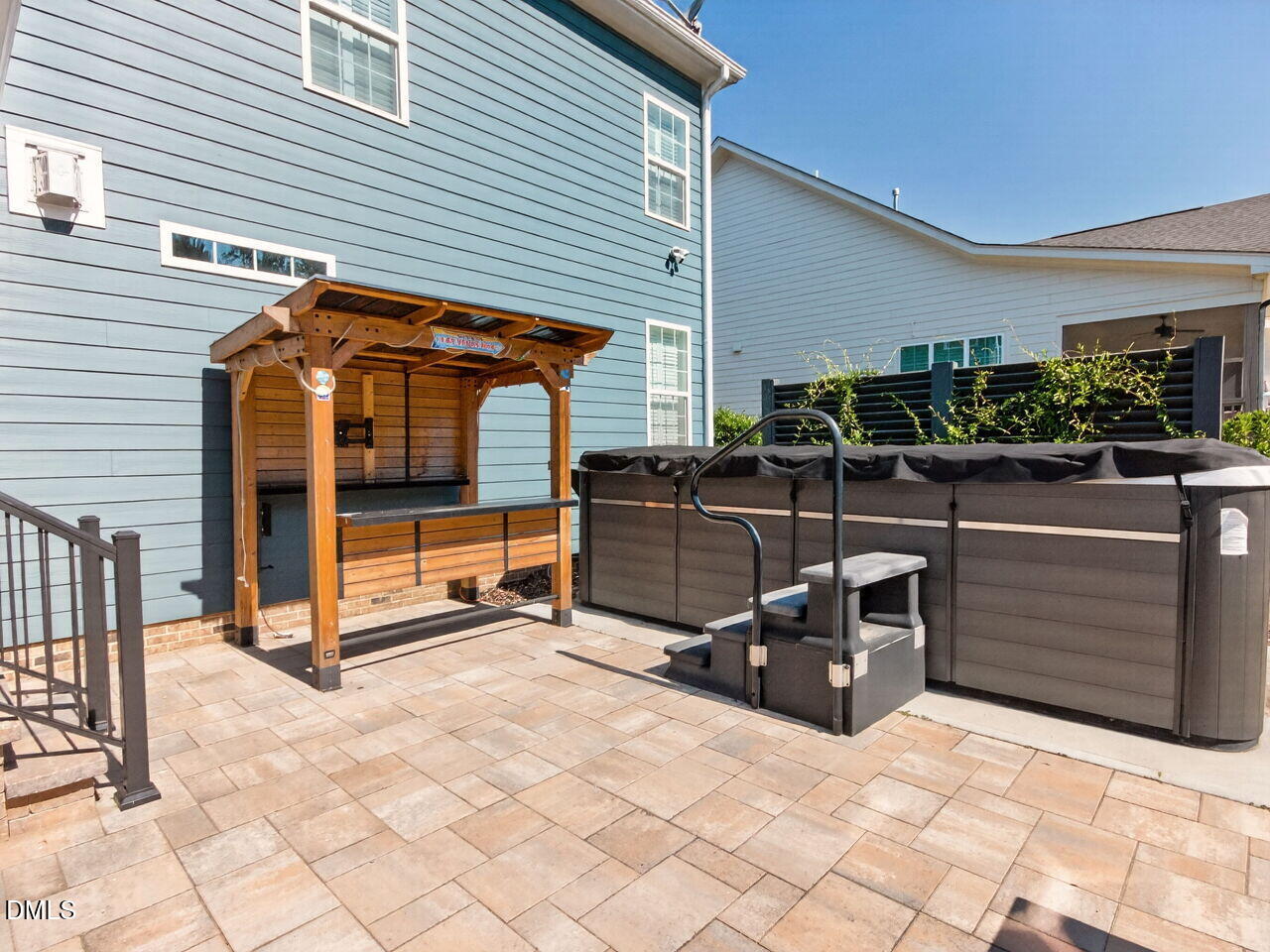 main property photo 50