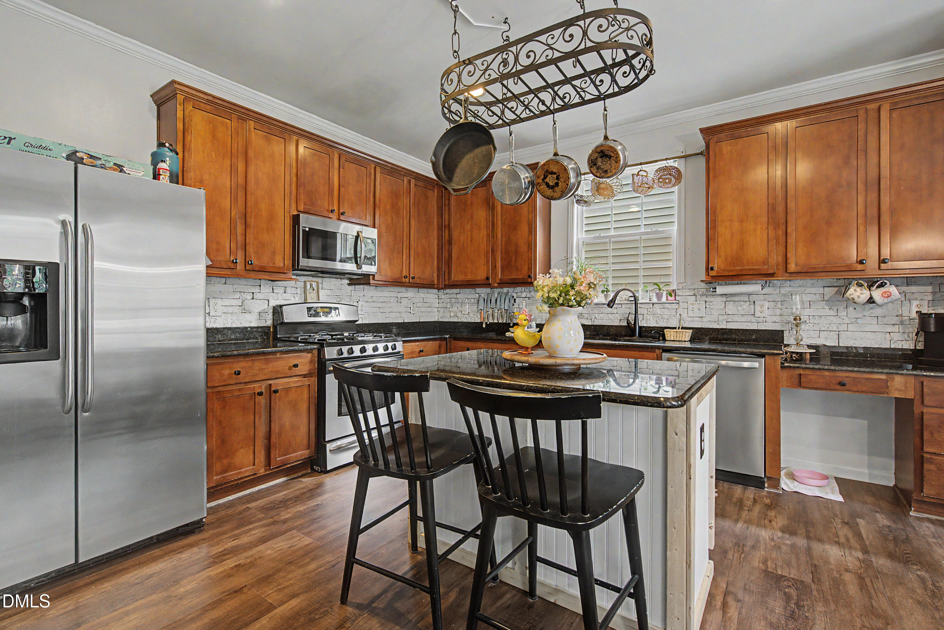 main property photo 11