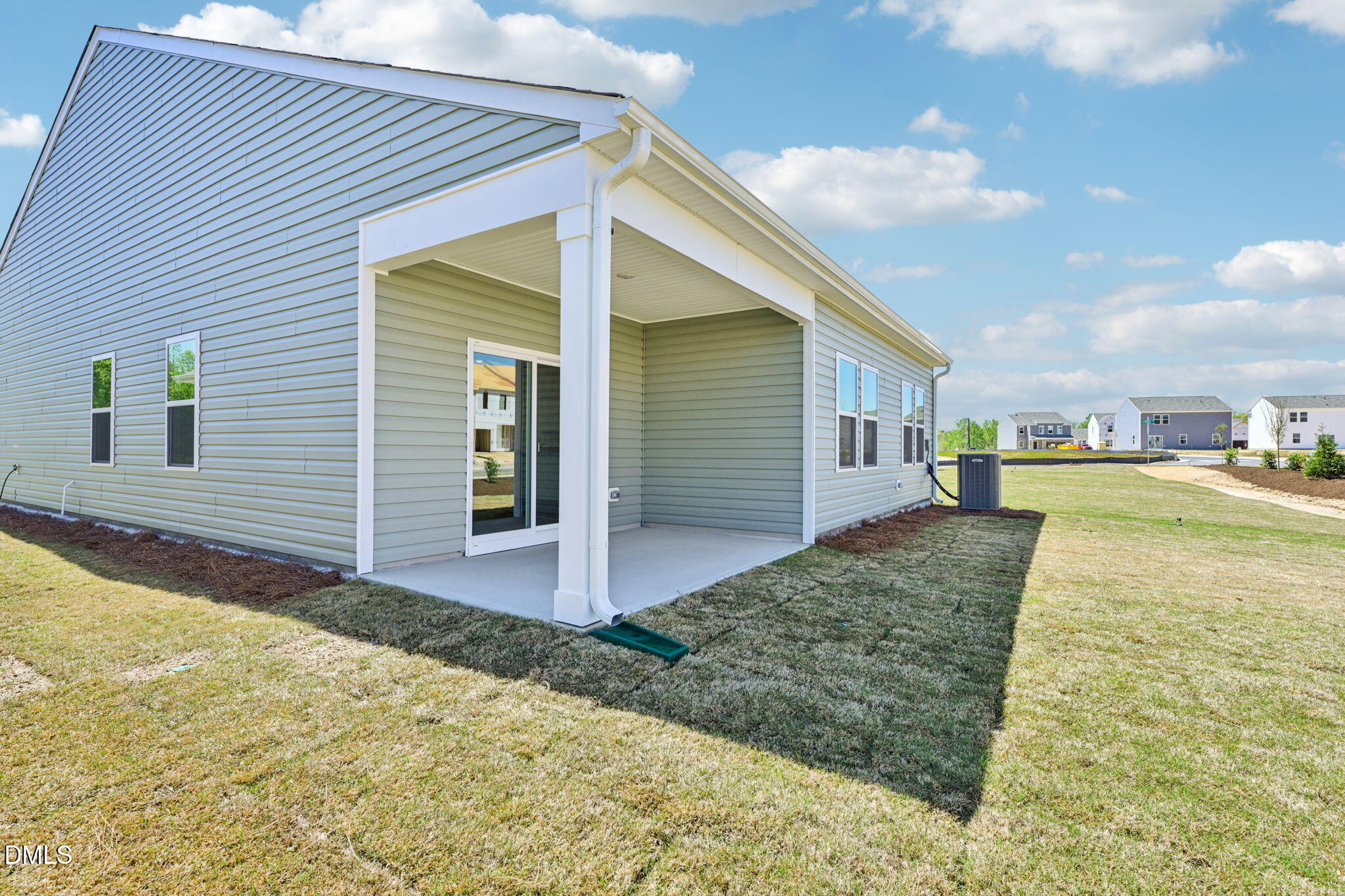 main property photo 37