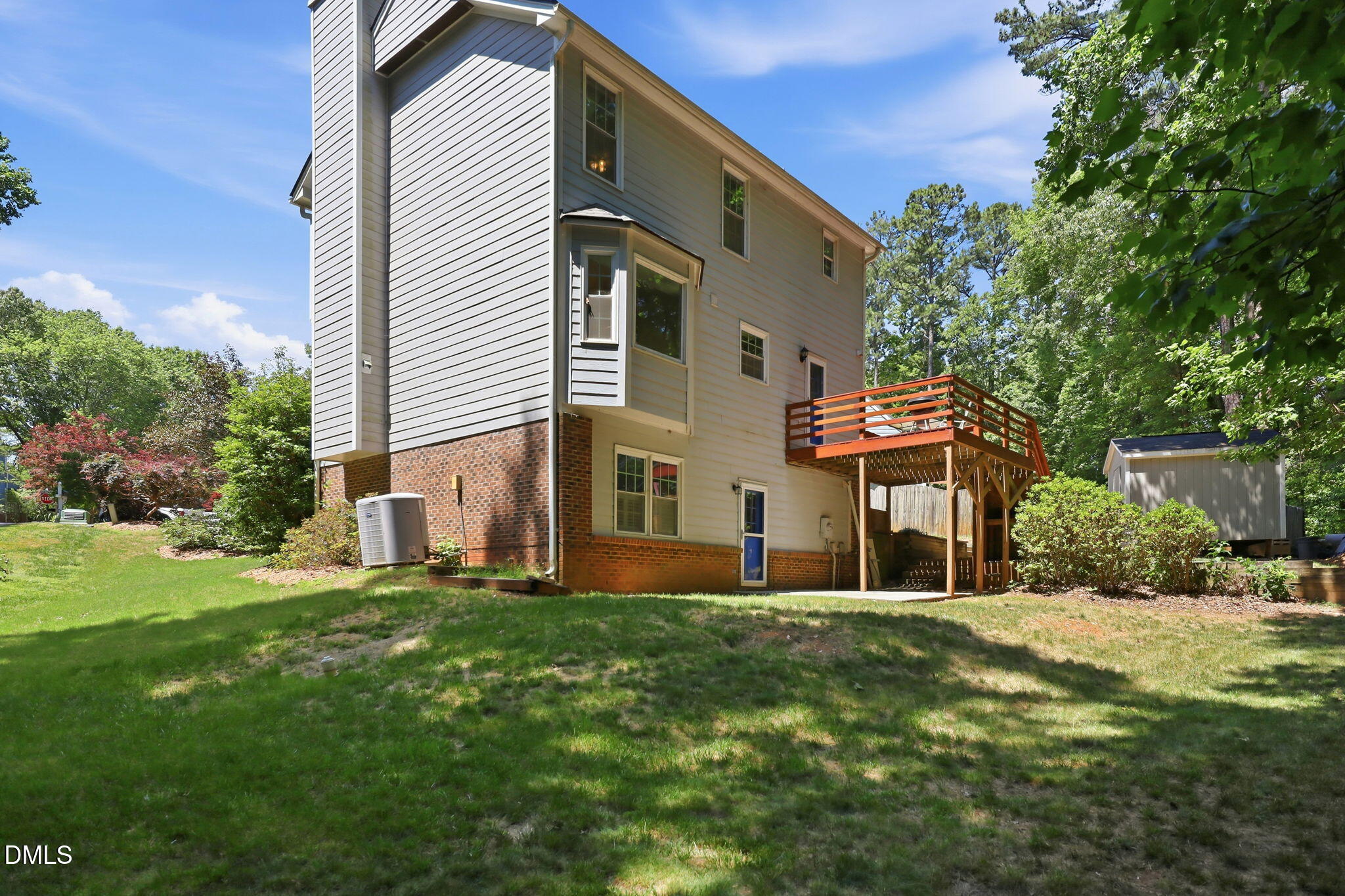 main property photo 22