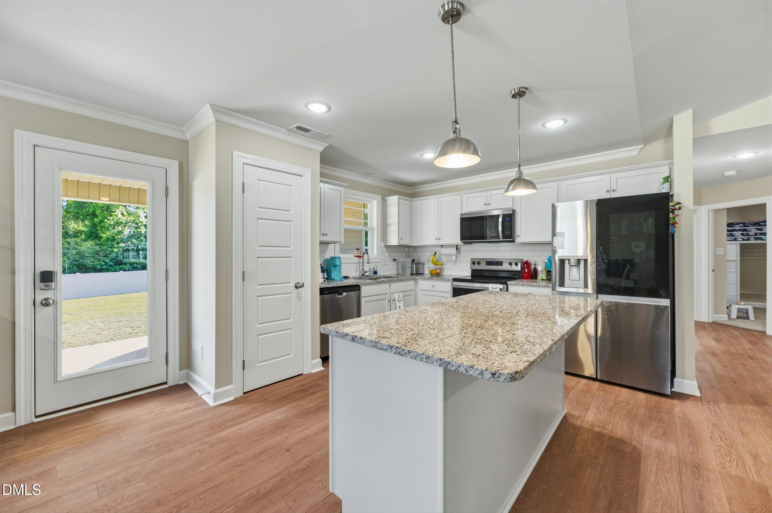 main property photo 8