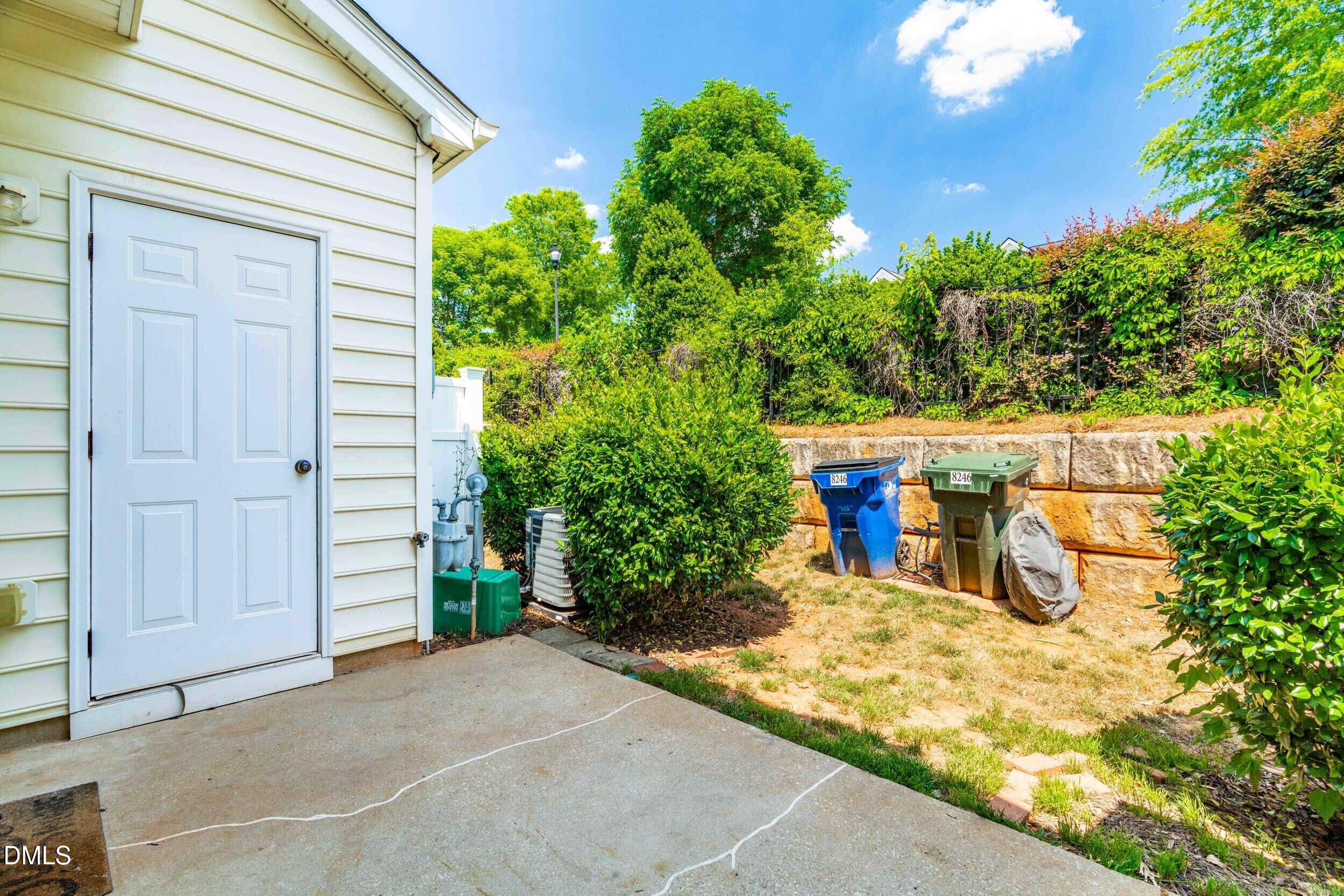 main property photo 32