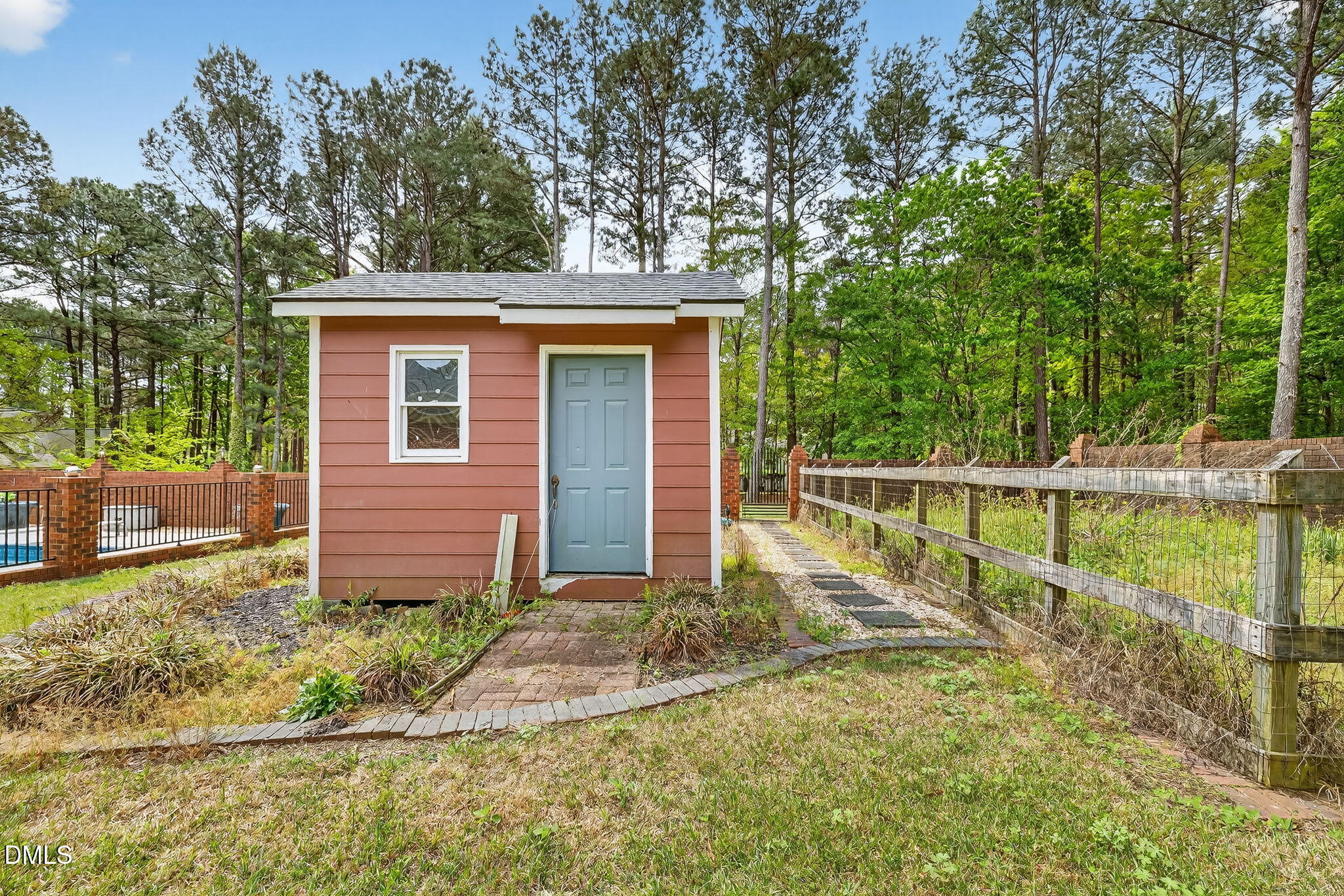 main property photo 45