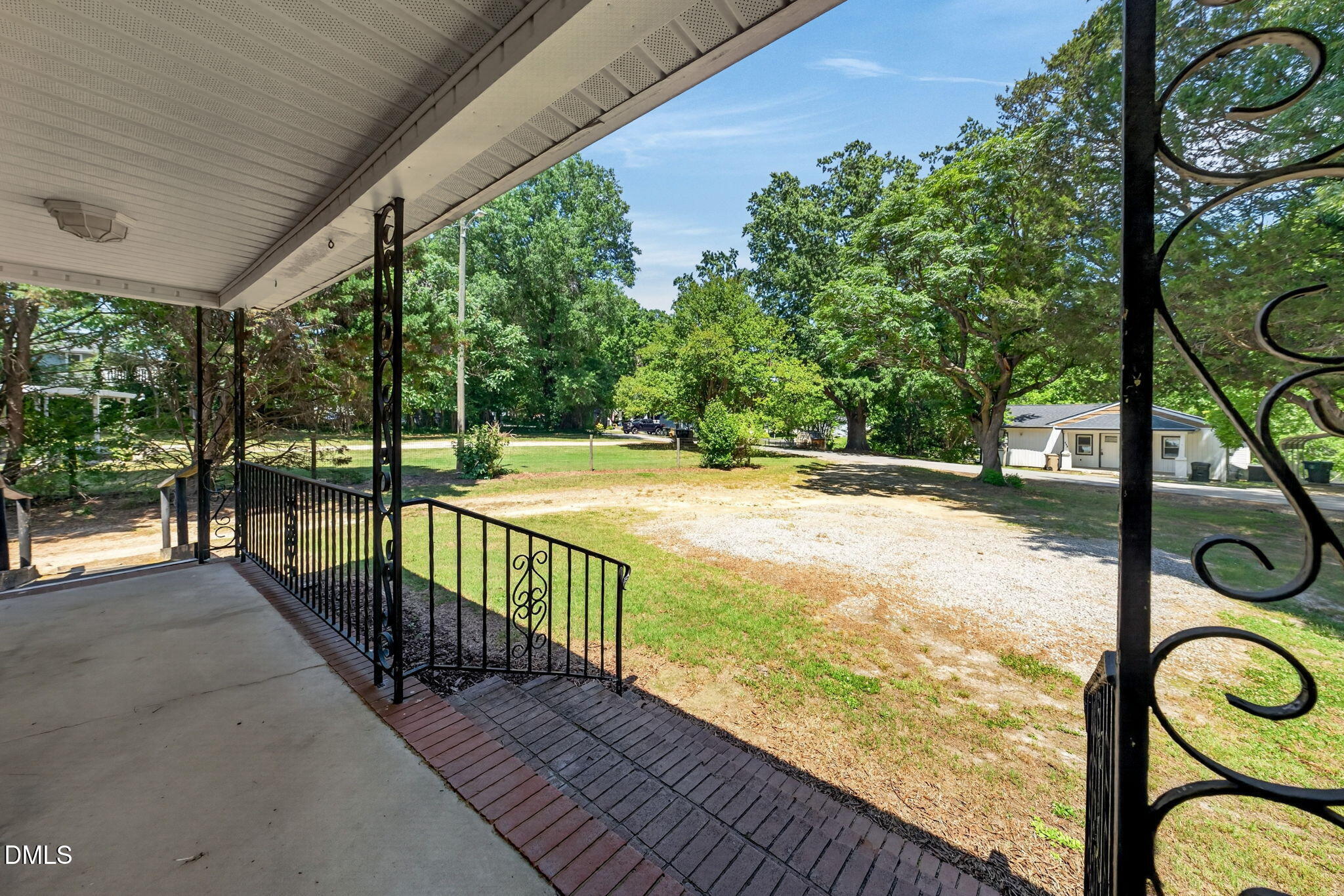 main property photo 23