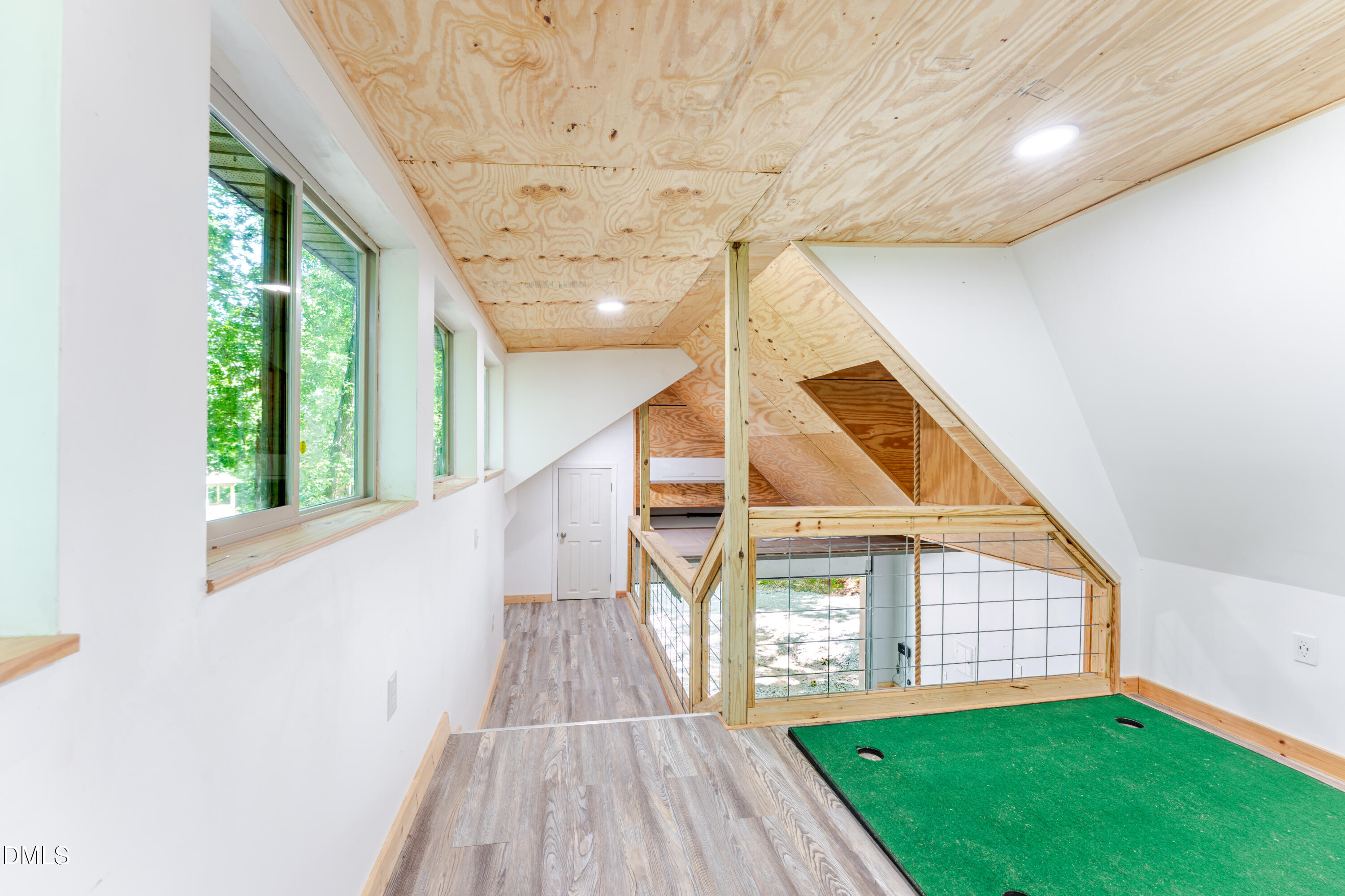 main property photo 75