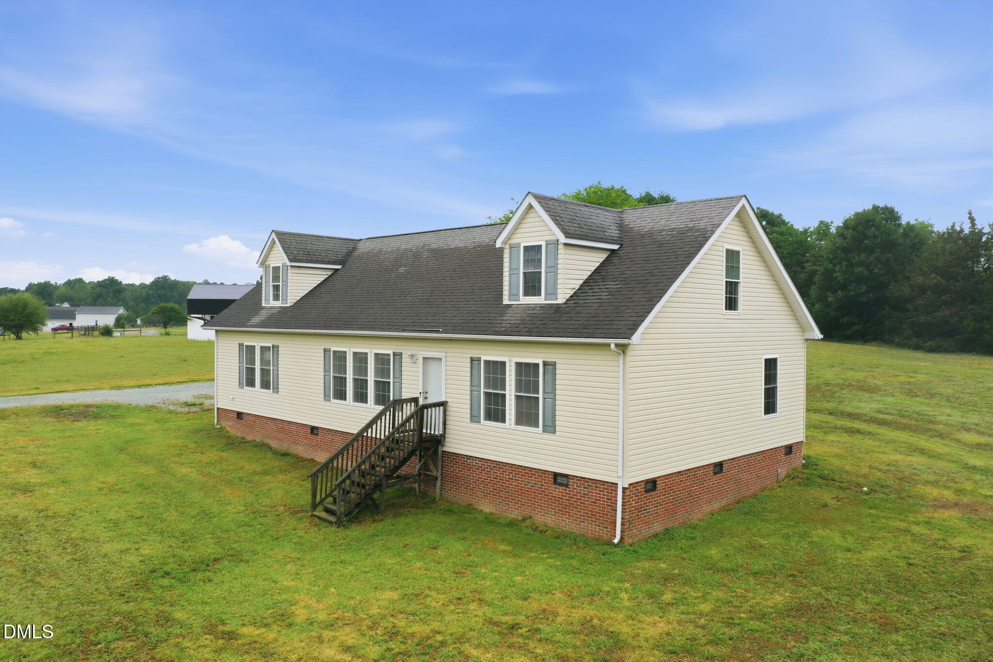 main property photo 3