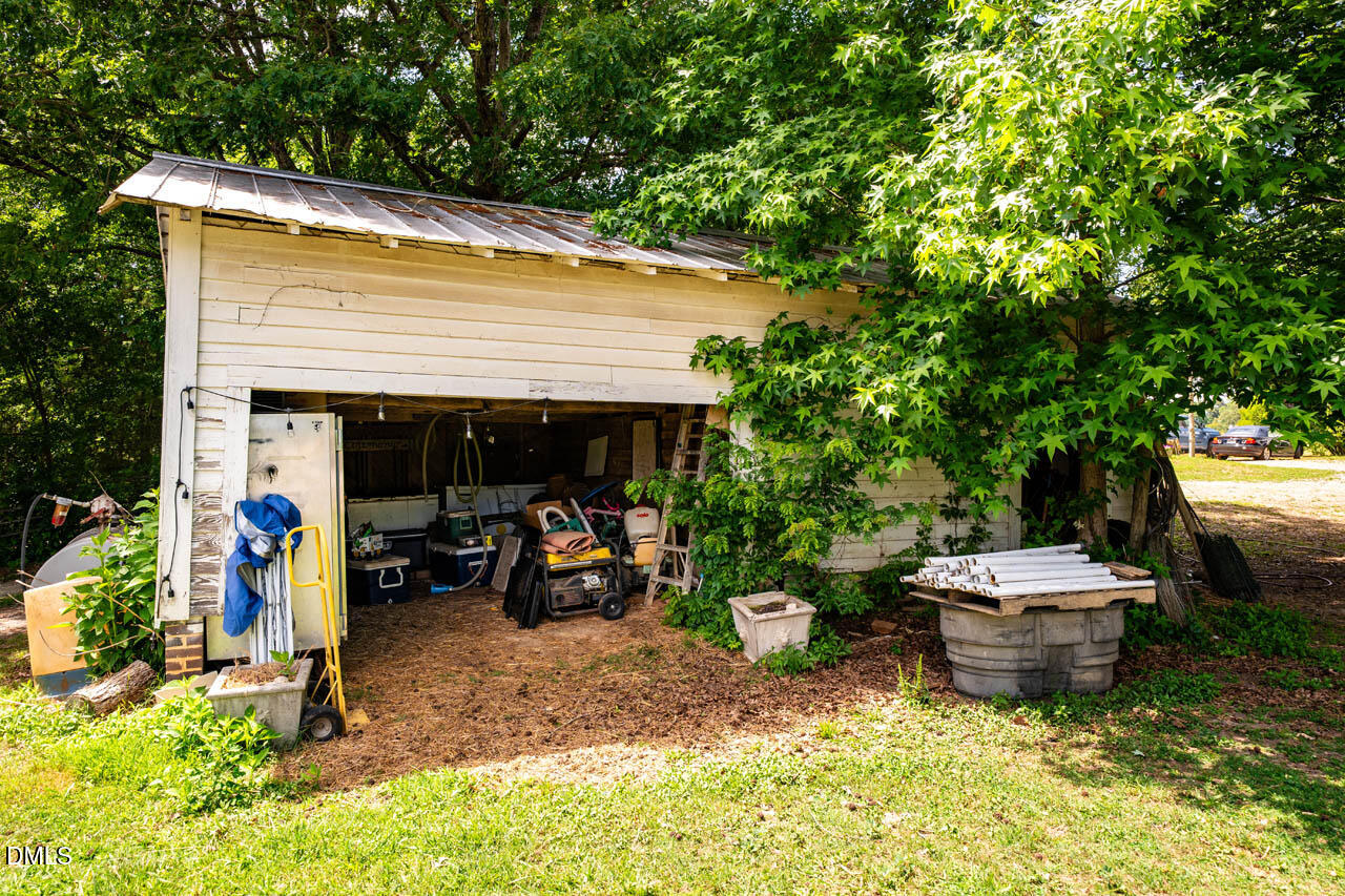main property photo 40
