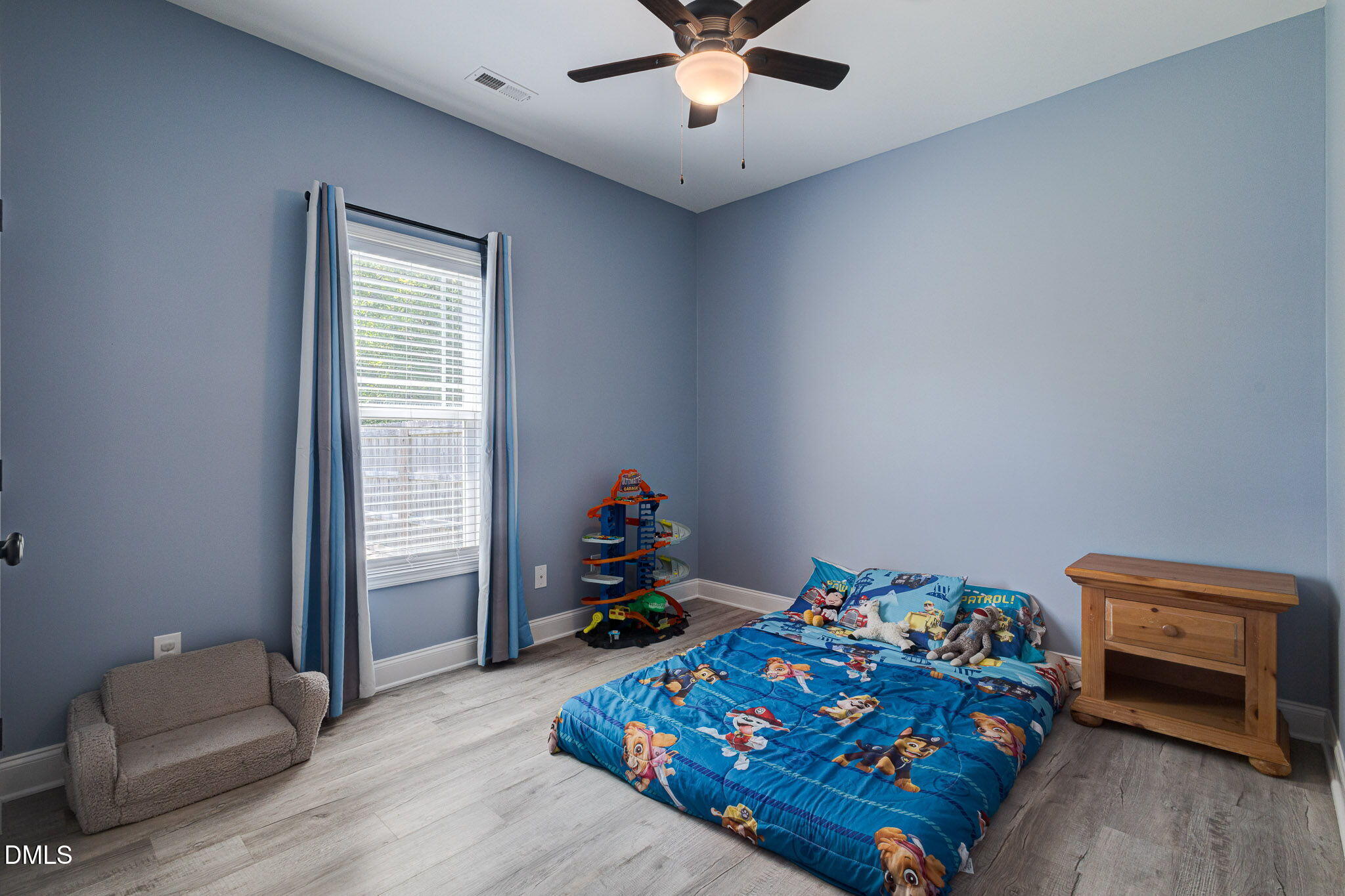 main property photo 9