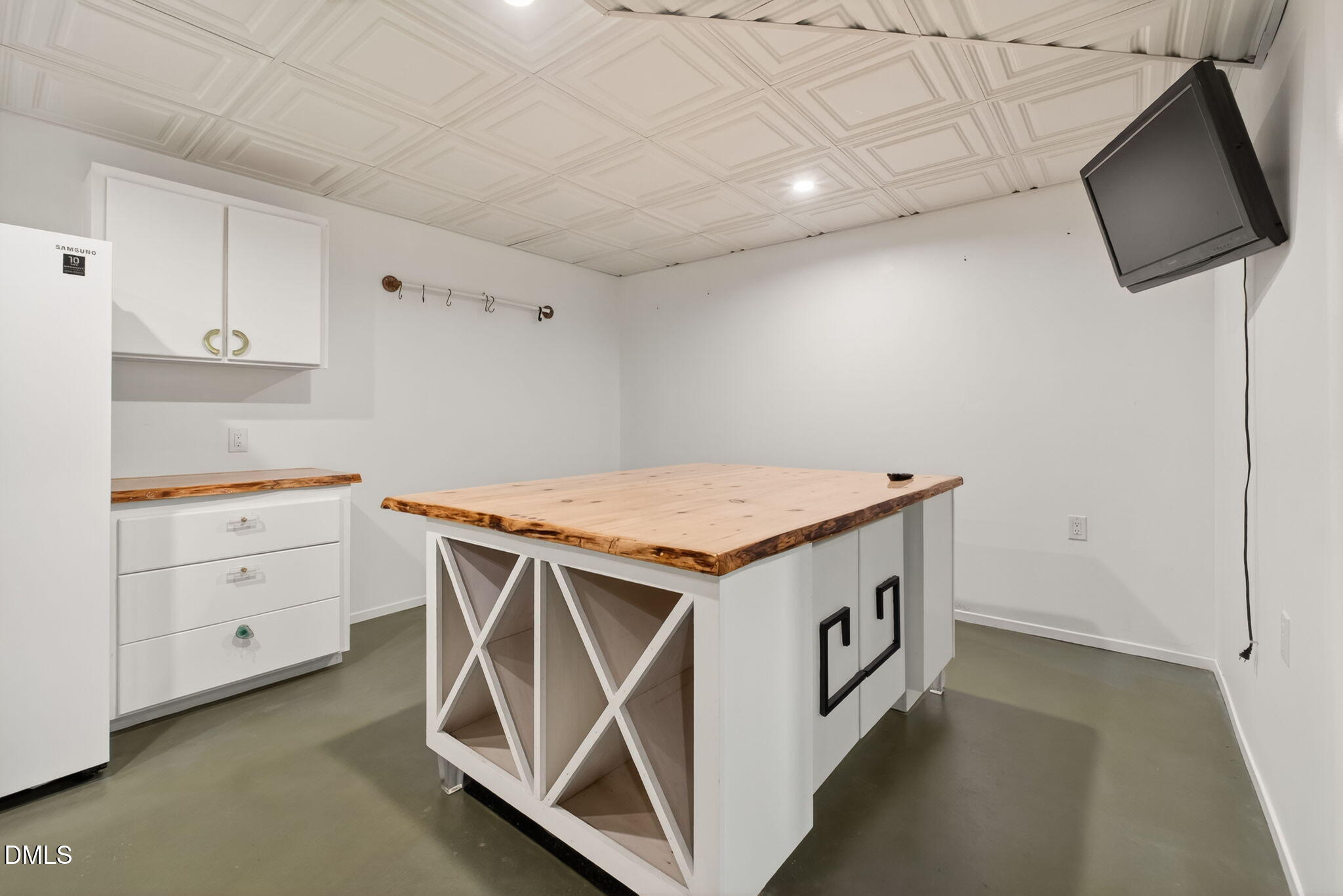 main property photo 69