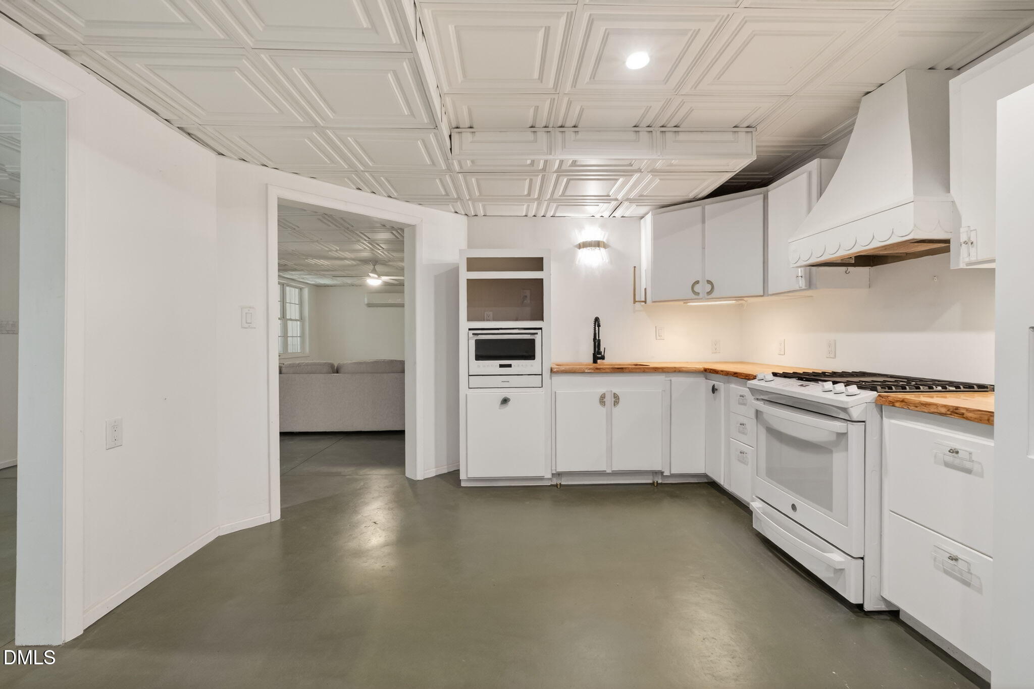 main property photo 70