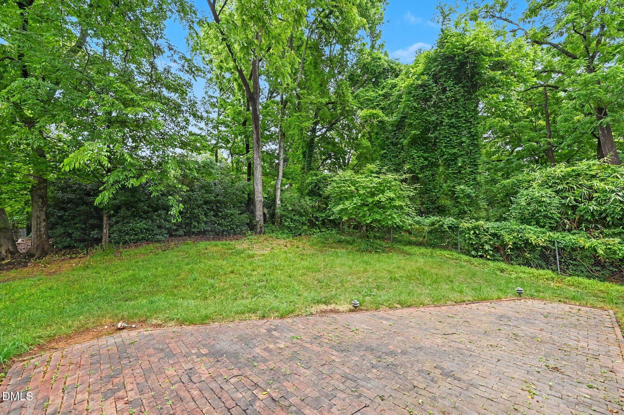 main property photo 28