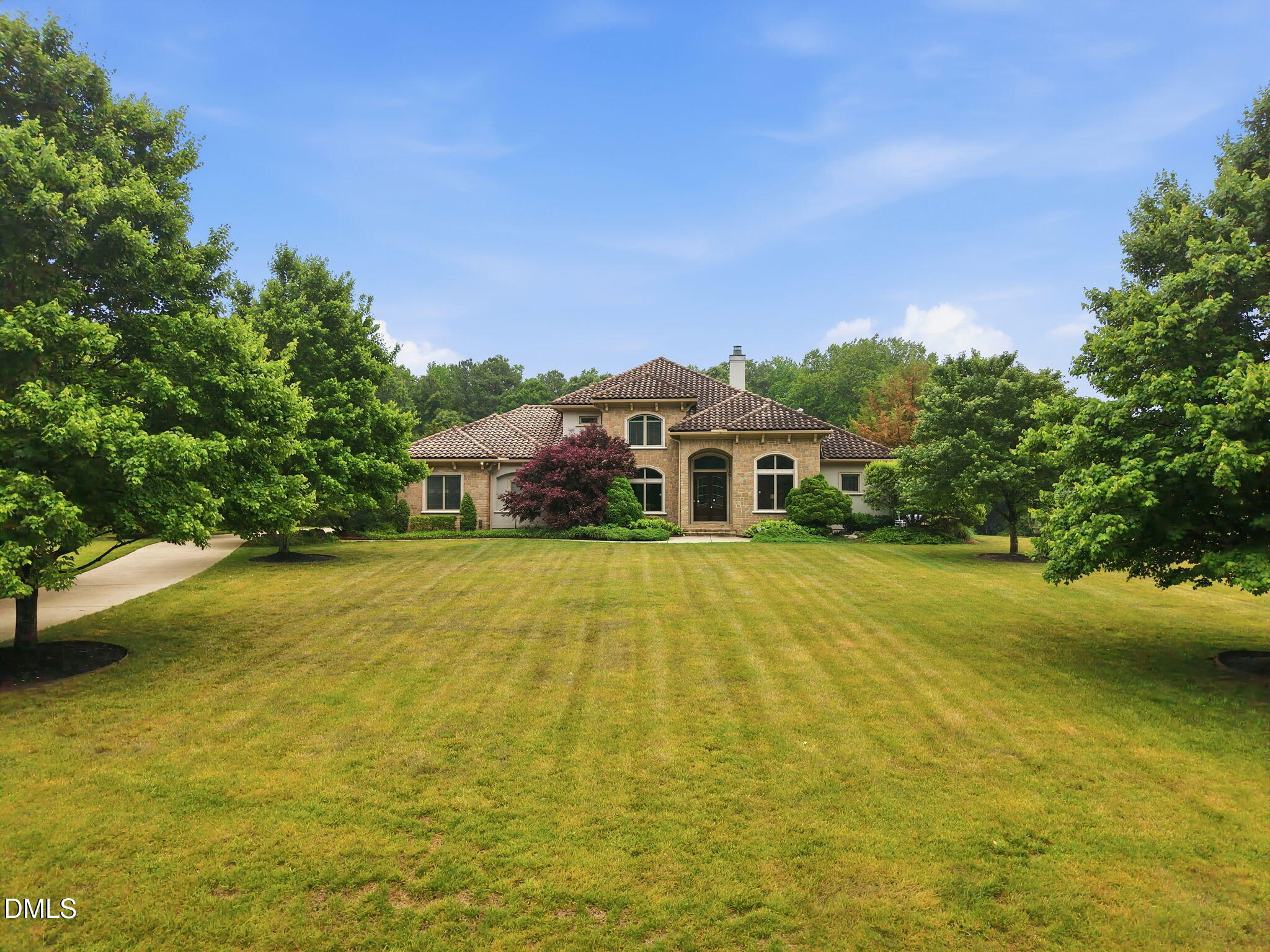 main property photo 9