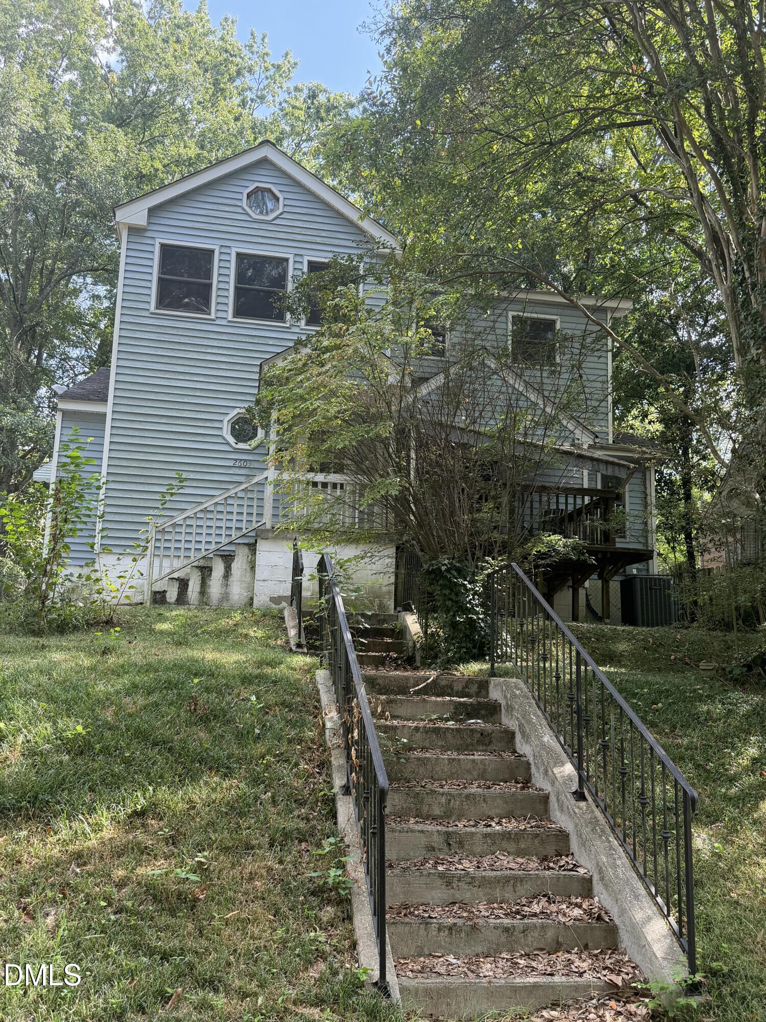 main property photo 8