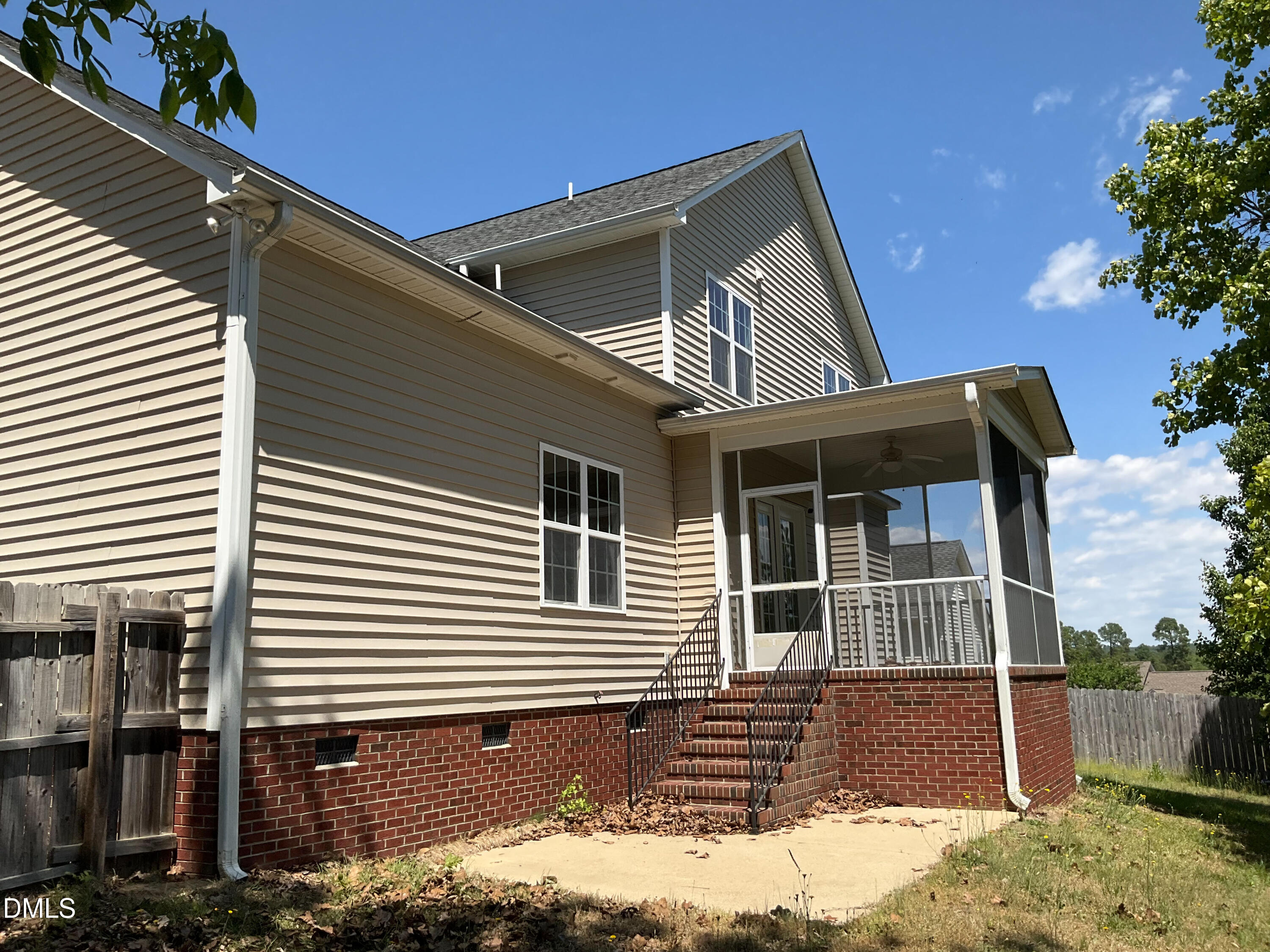 main property photo 25