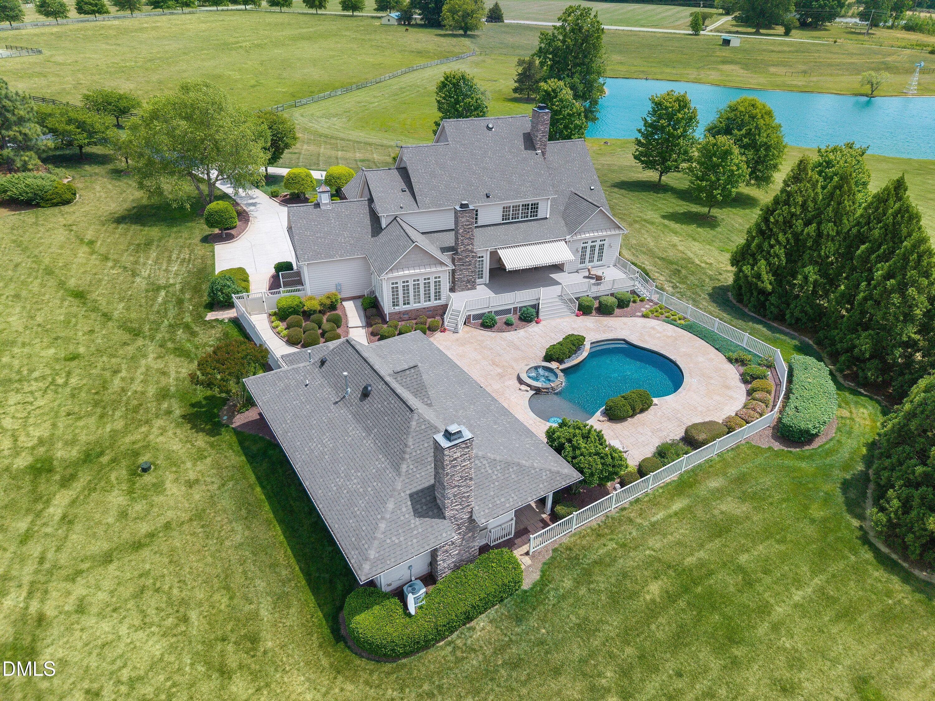 main property photo 3