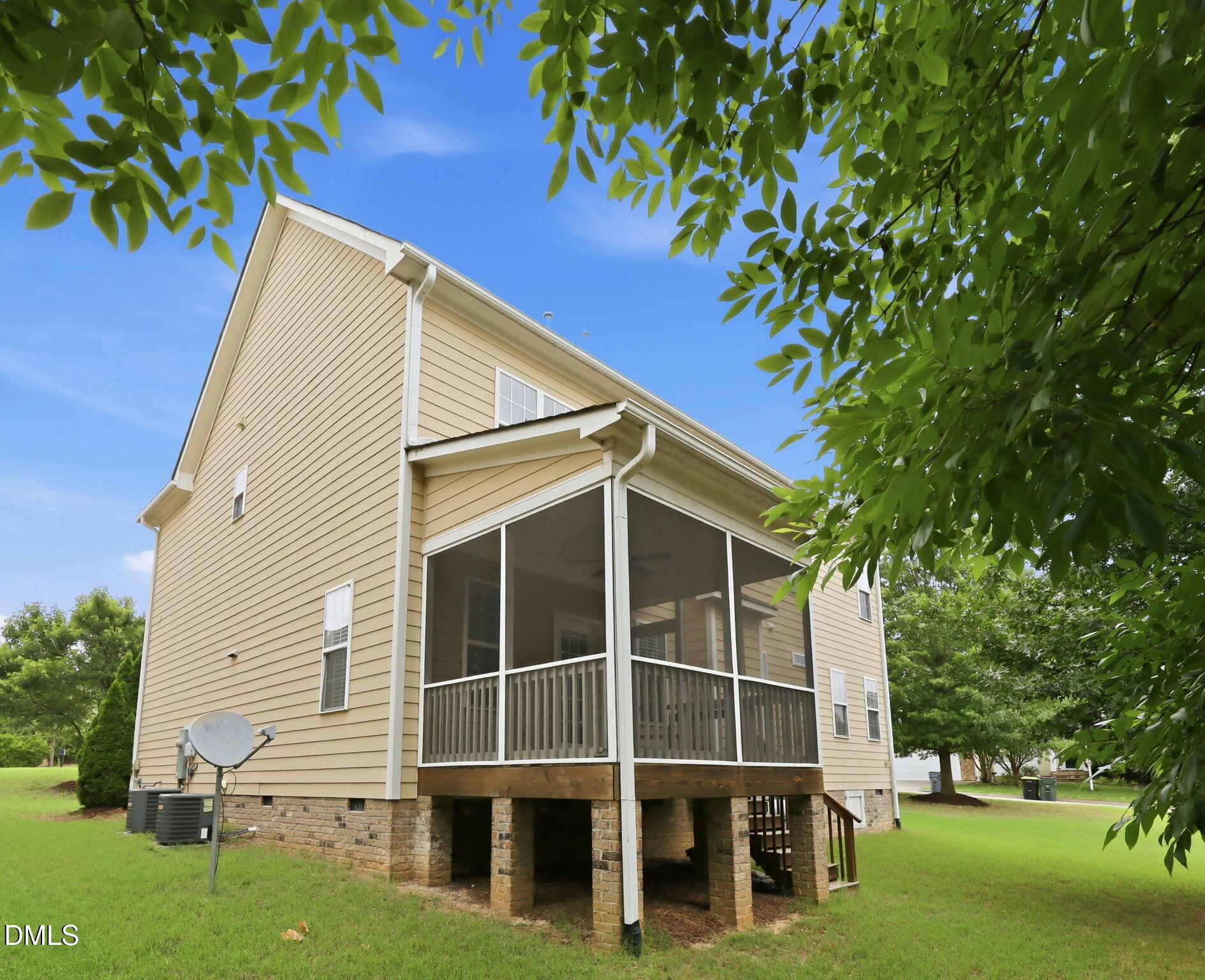main property photo 6
