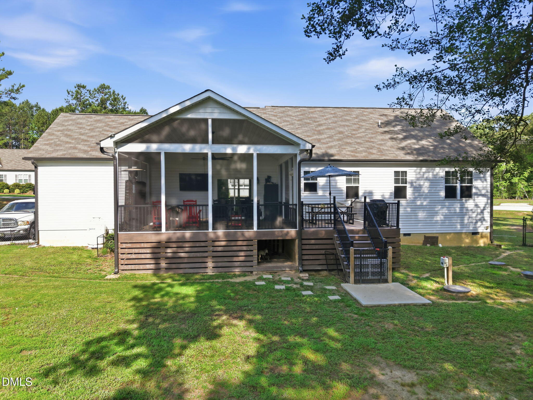 main property photo 15