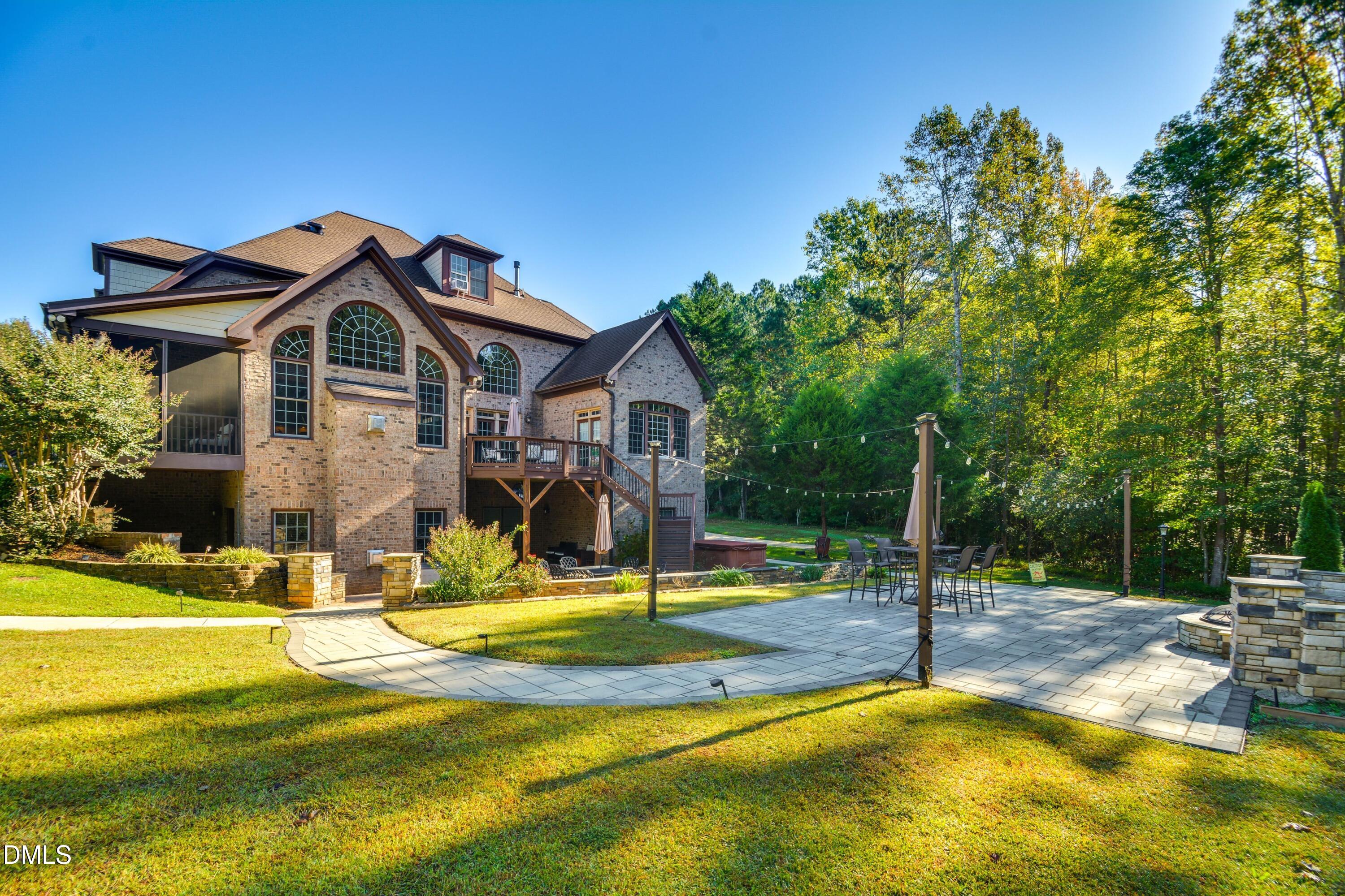 main property photo 14
