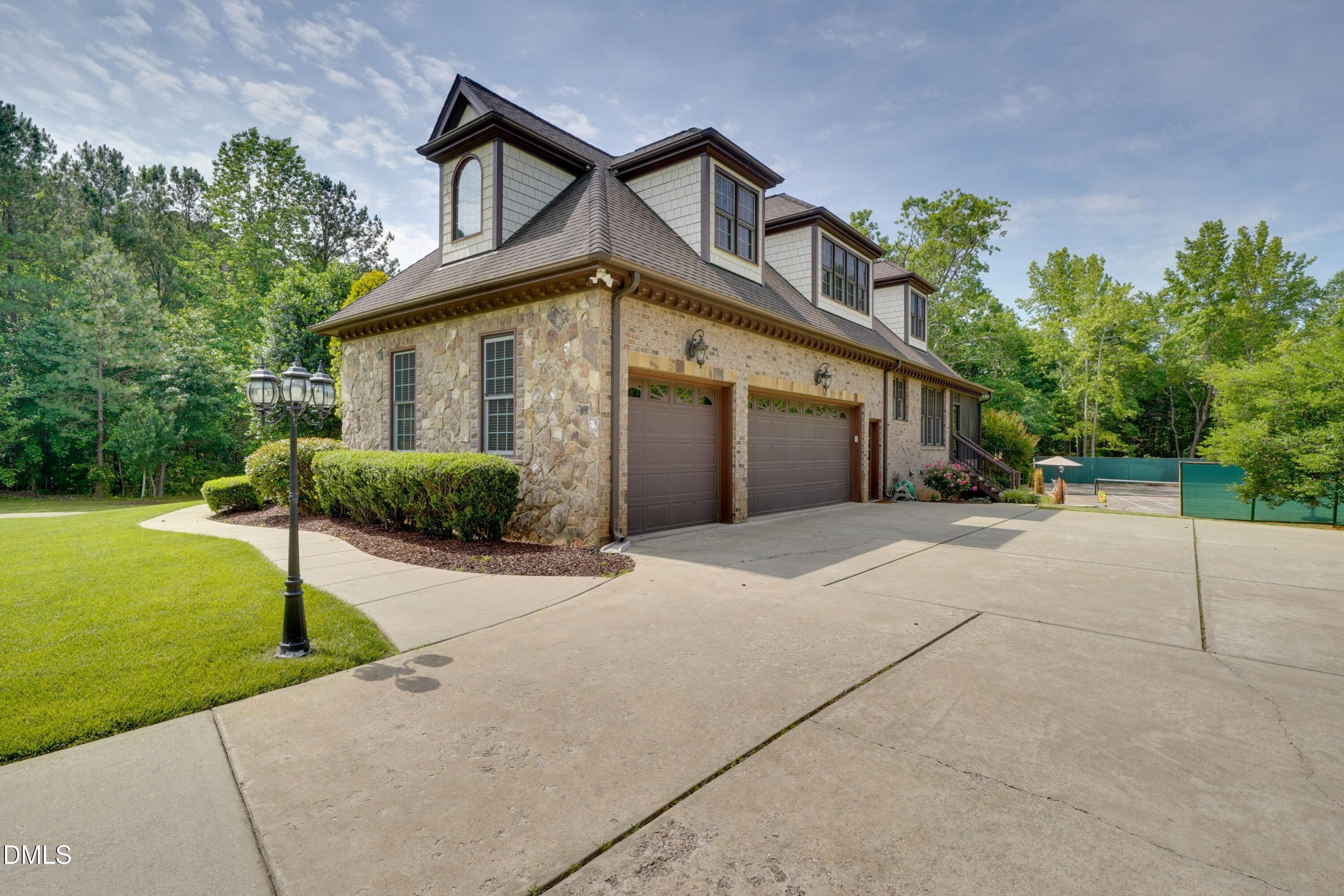 main property photo 15