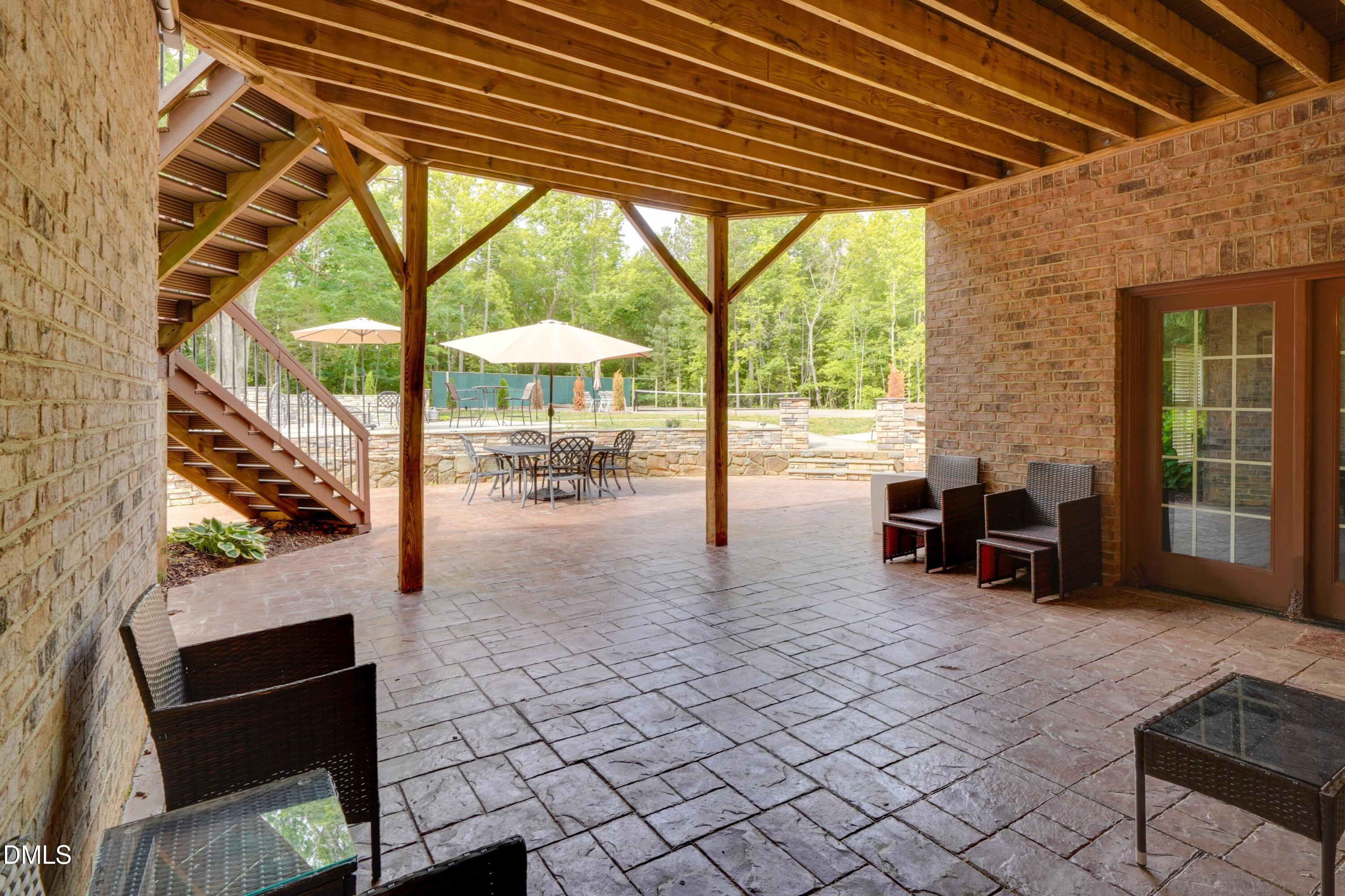 main property photo 28