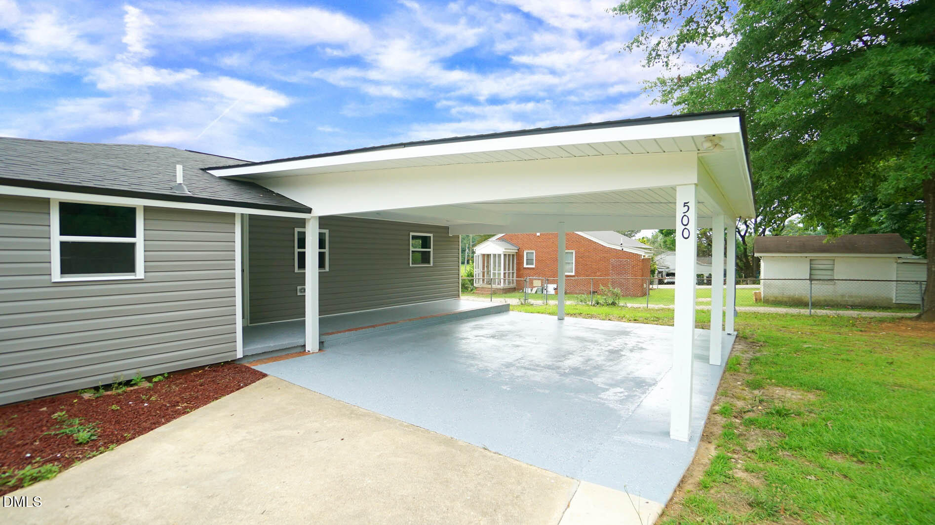 main property photo 10