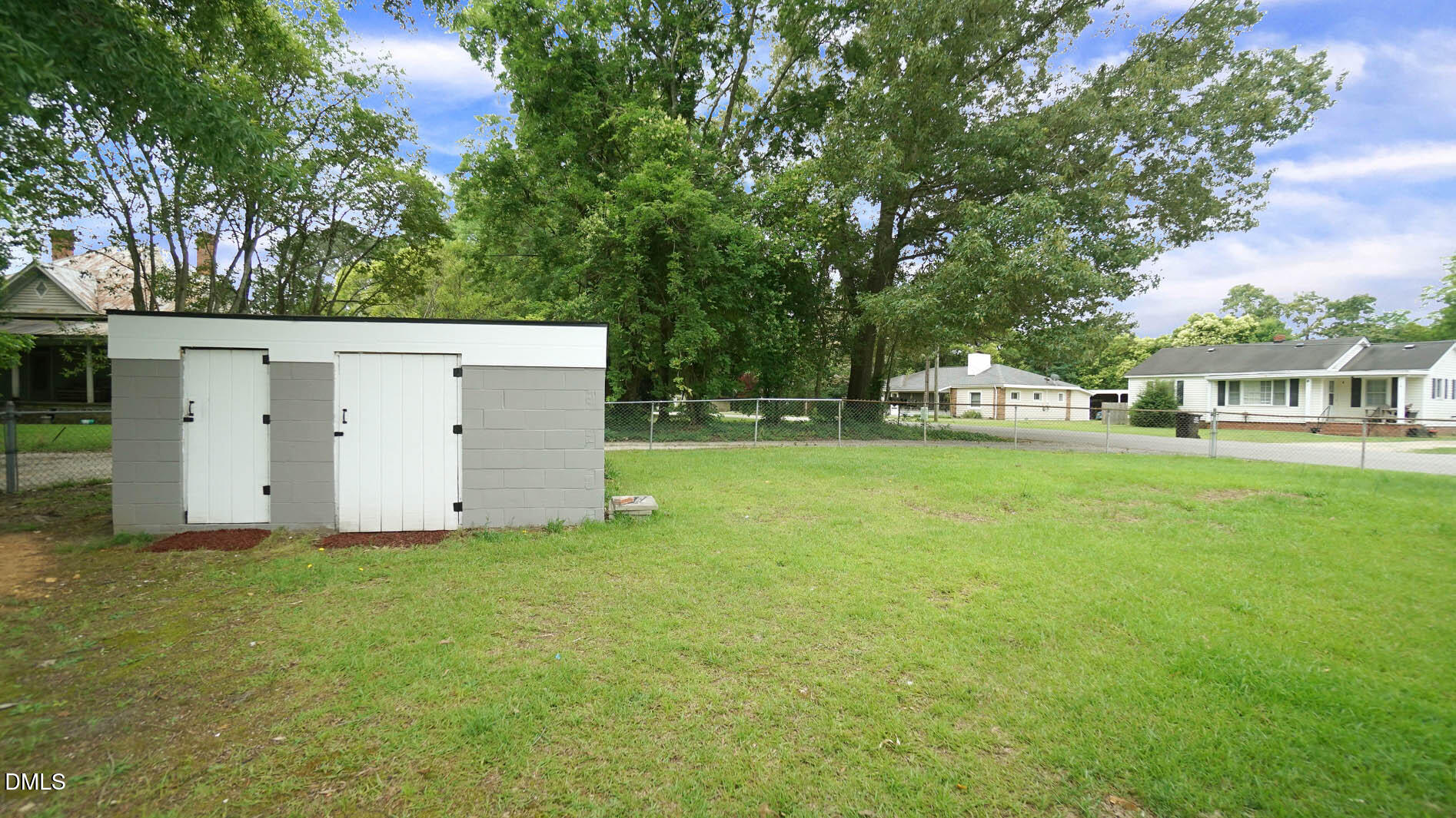main property photo 11