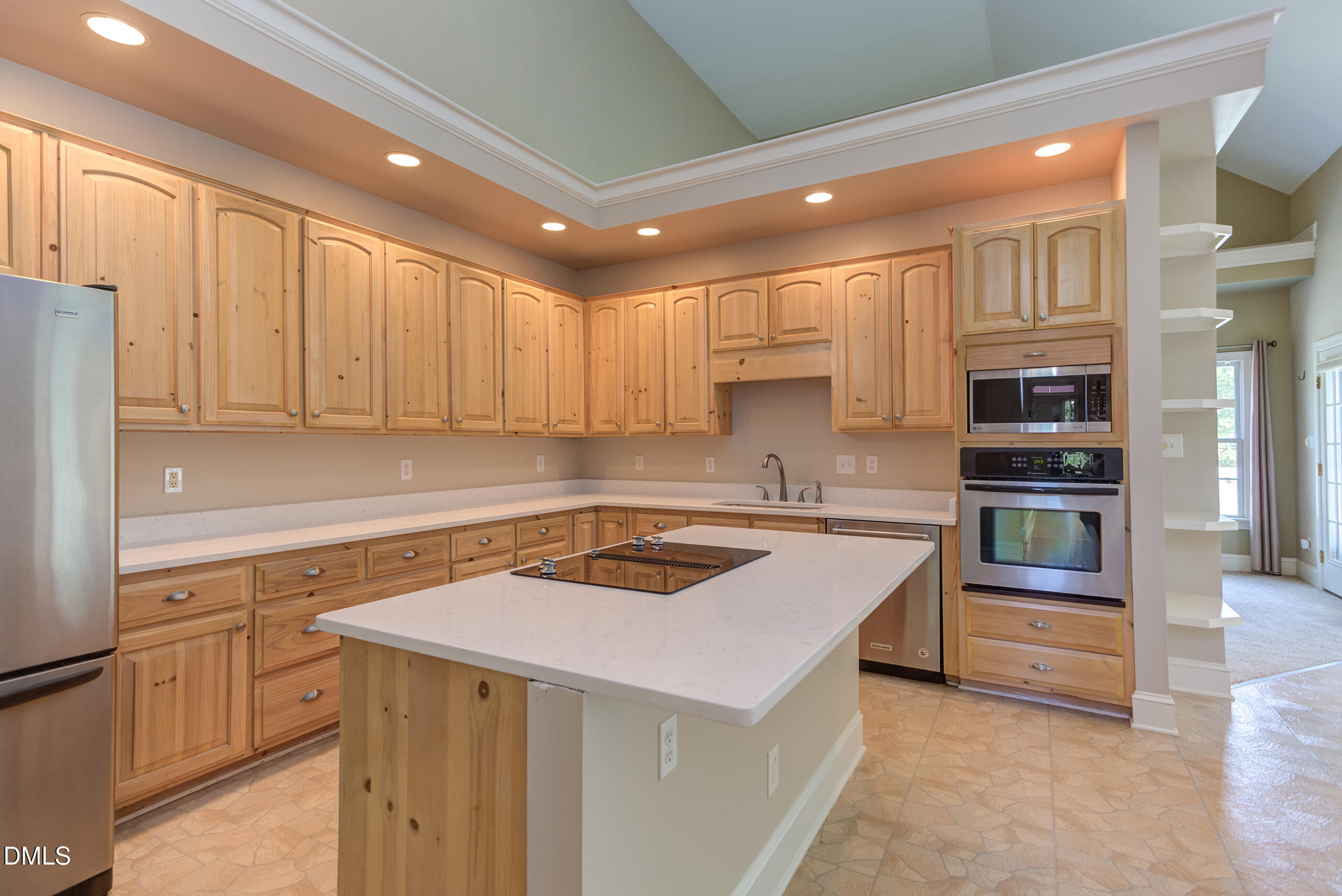 main property photo 9