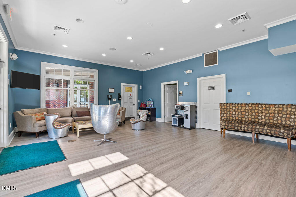 main property photo 95