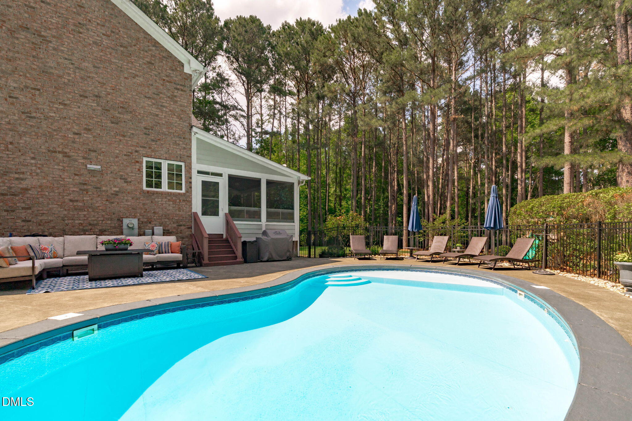 main property photo 38