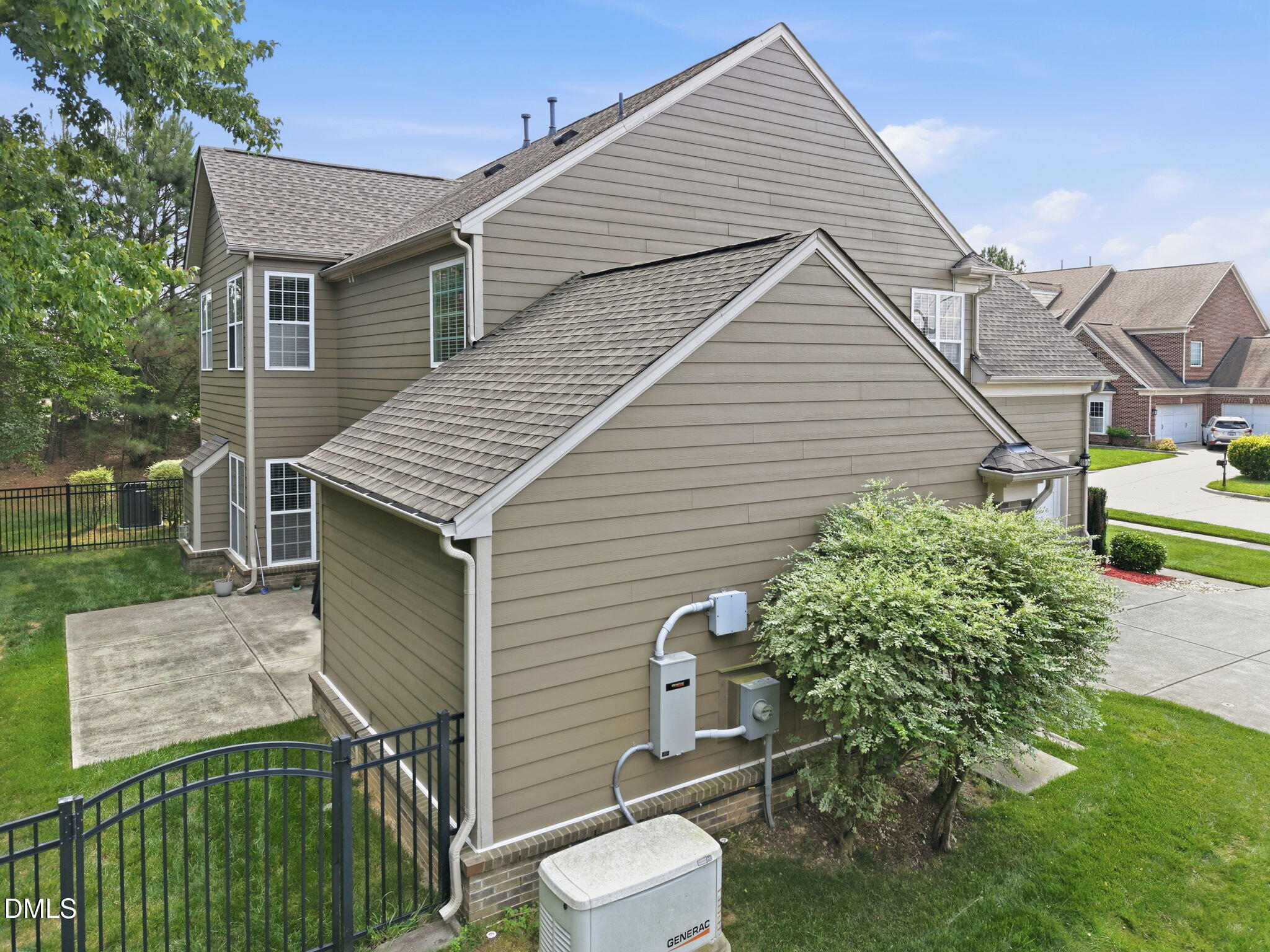 main property photo 5