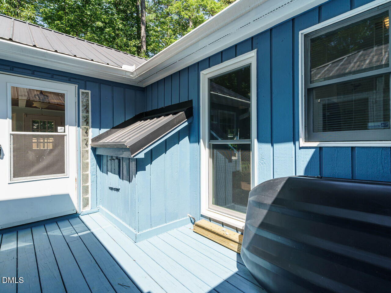 main property photo 31